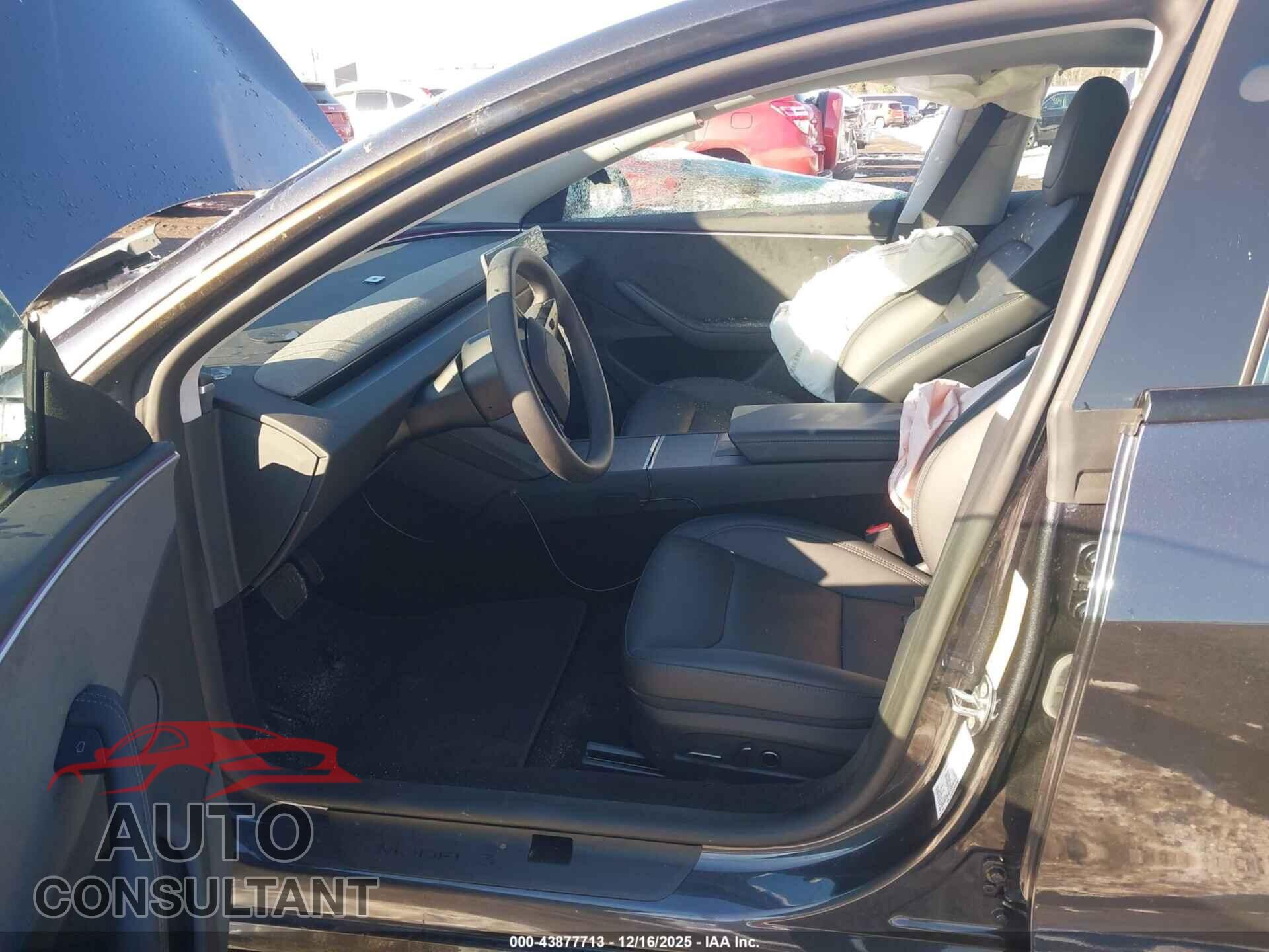 TESLA MODEL 3 2025 - 5YJ3E1EB1SF021815