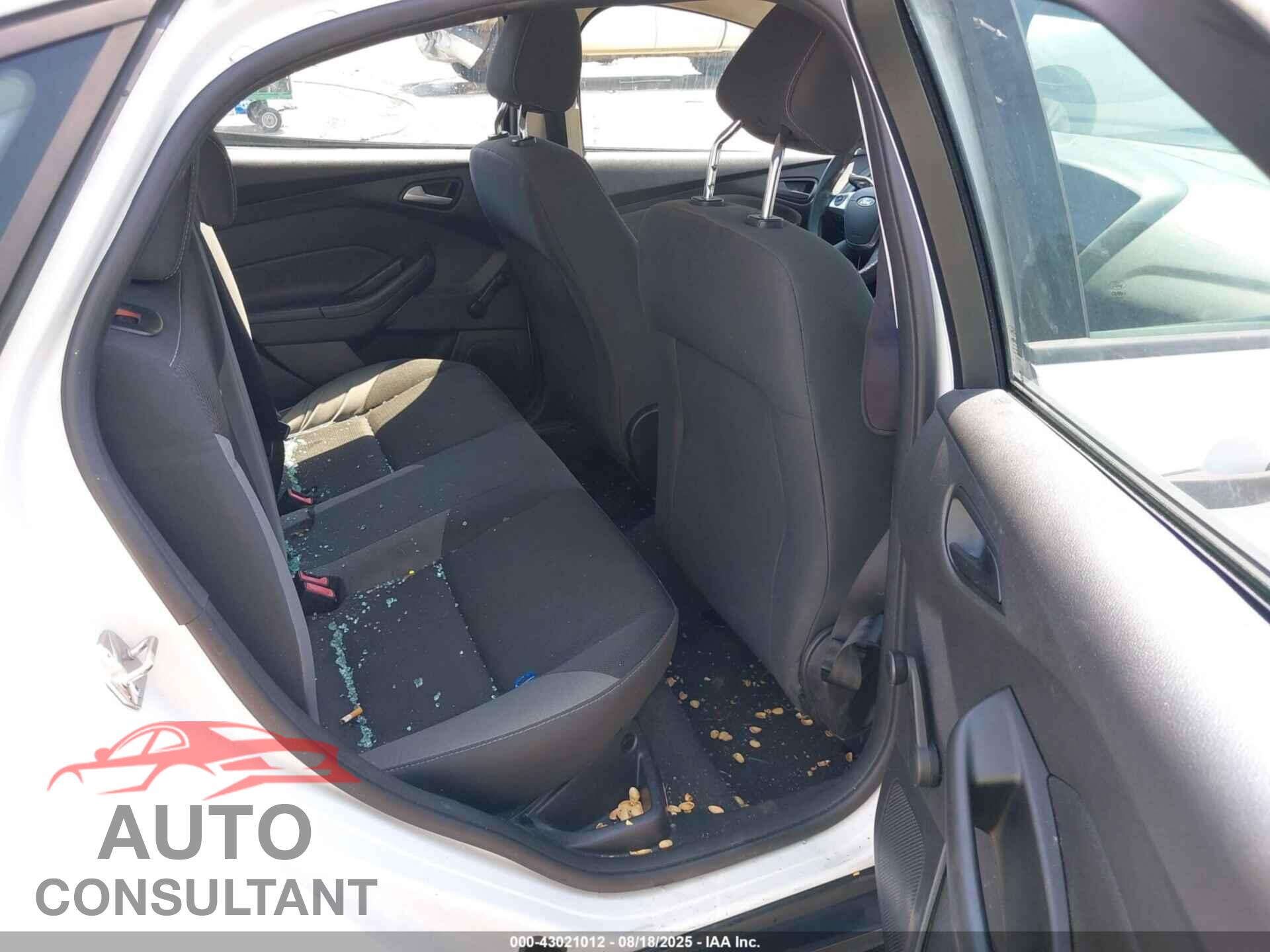 FORD FOCUS 2014 - 1FADP3E23EL387258