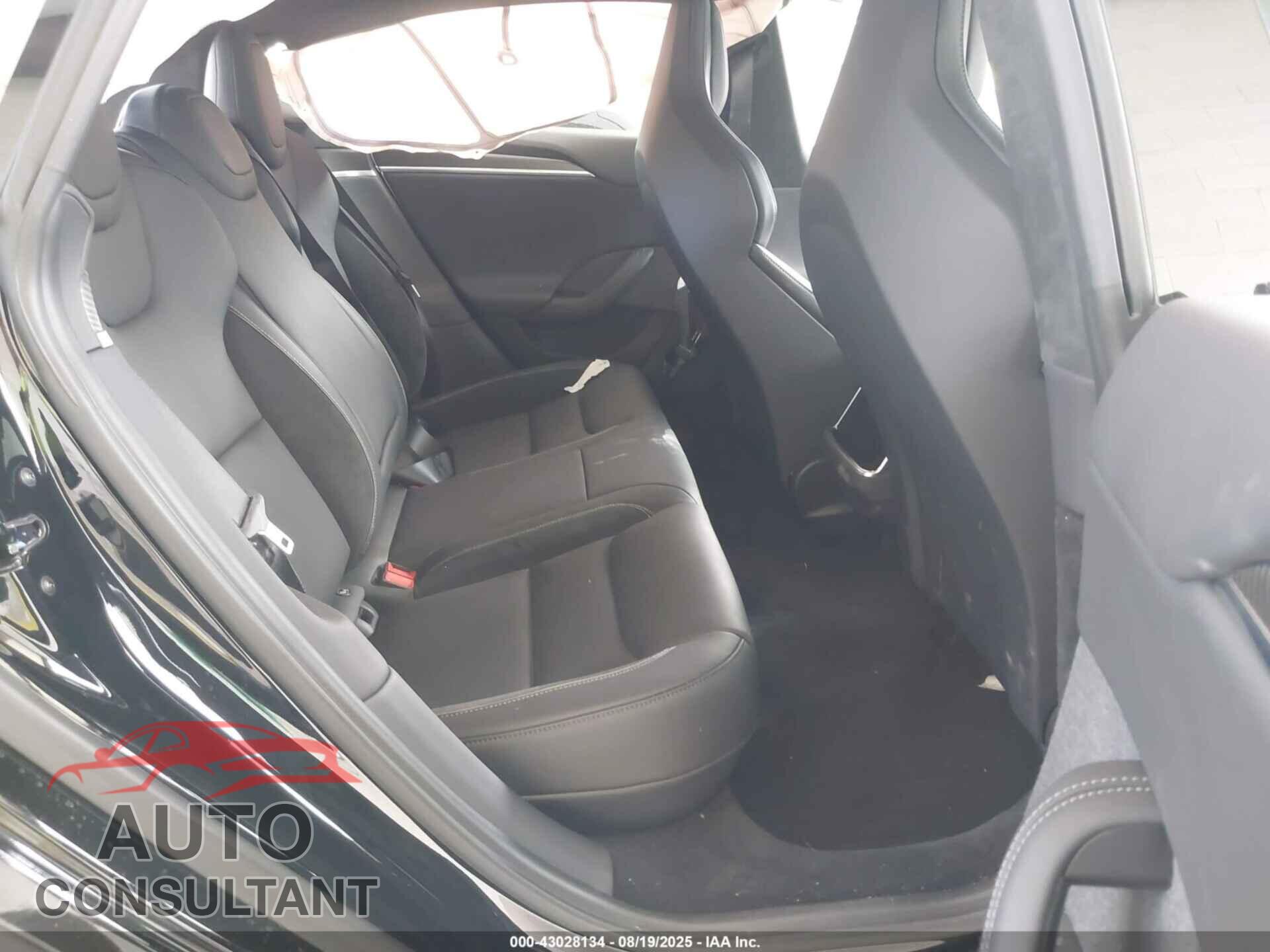 TESLA MODEL S 2024 - 5YJSA1E6XRF540186
