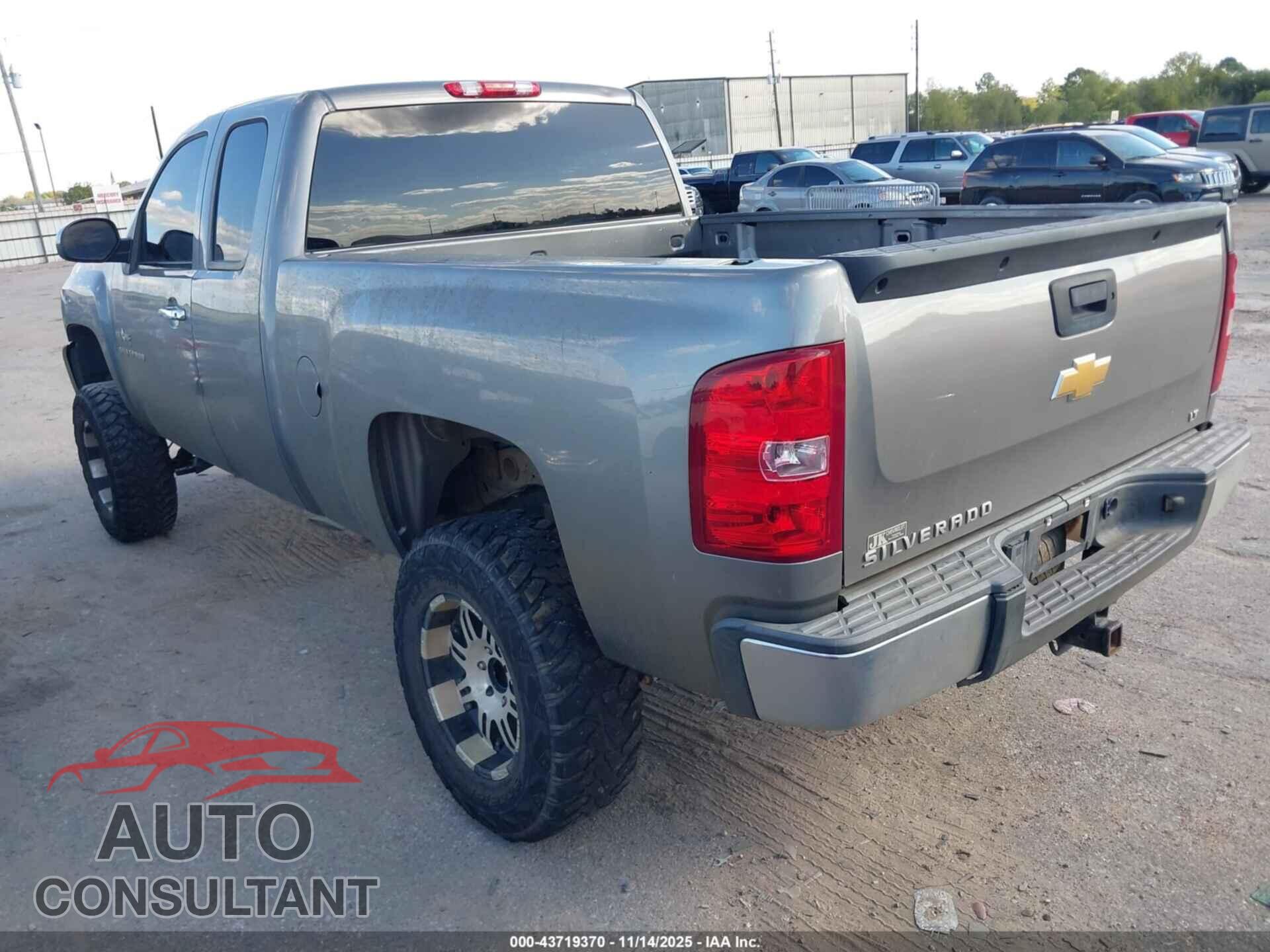CHEVROLET SILVERADO 1500 2013 - 1GCRCSE02DZ103473