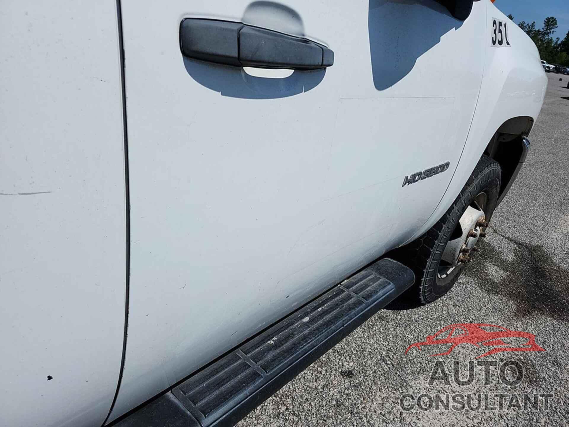 CHEVROLET SILVERADO 2013 - 1GB4KZC81DF179092