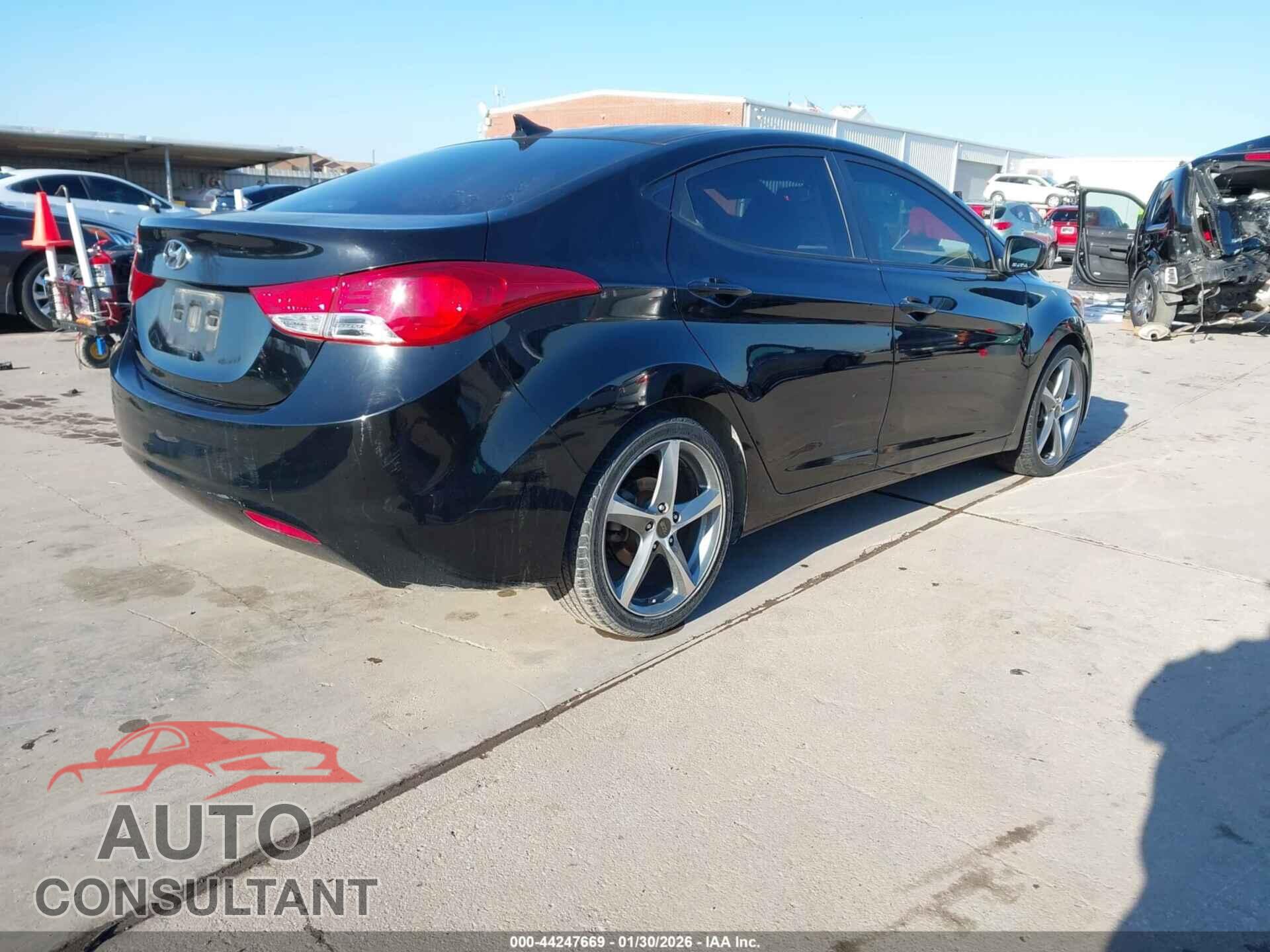 HYUNDAI ELANTRA 2012 - 5NPDH4AE7CH085003