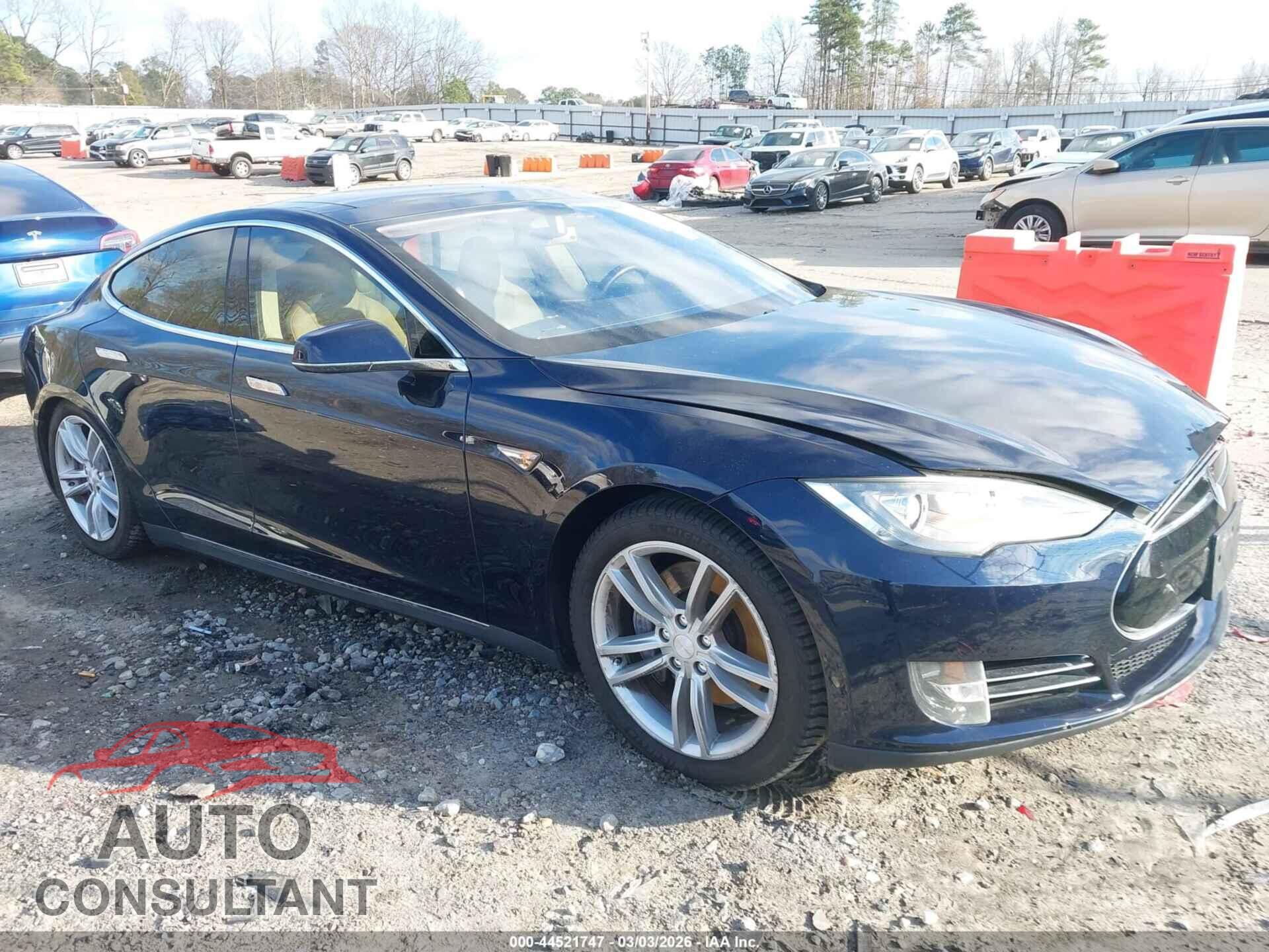 TESLA MODEL S 2013 - 5YJSA1DP5DFP07668