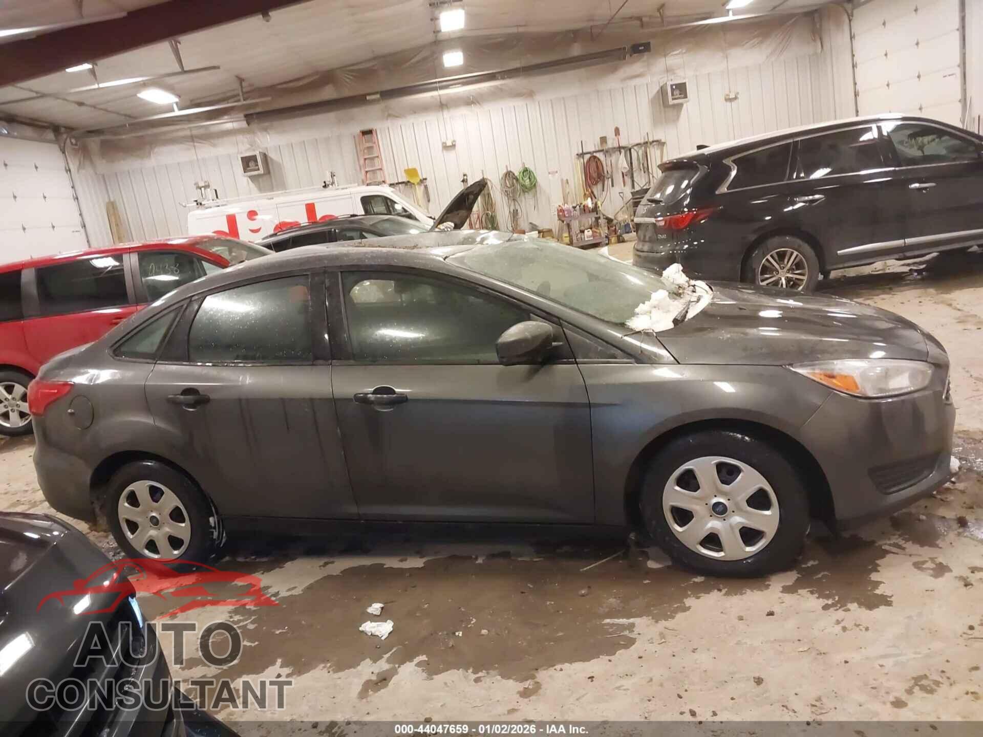 FORD FOCUS 2017 - 1FADP3E29HL323617