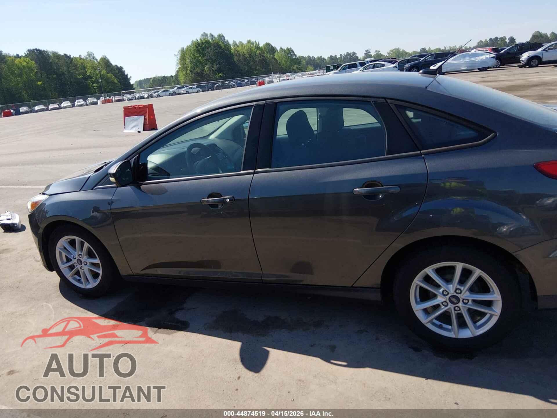 FORD FOCUS 2017 - 1FADP3F26HL208231