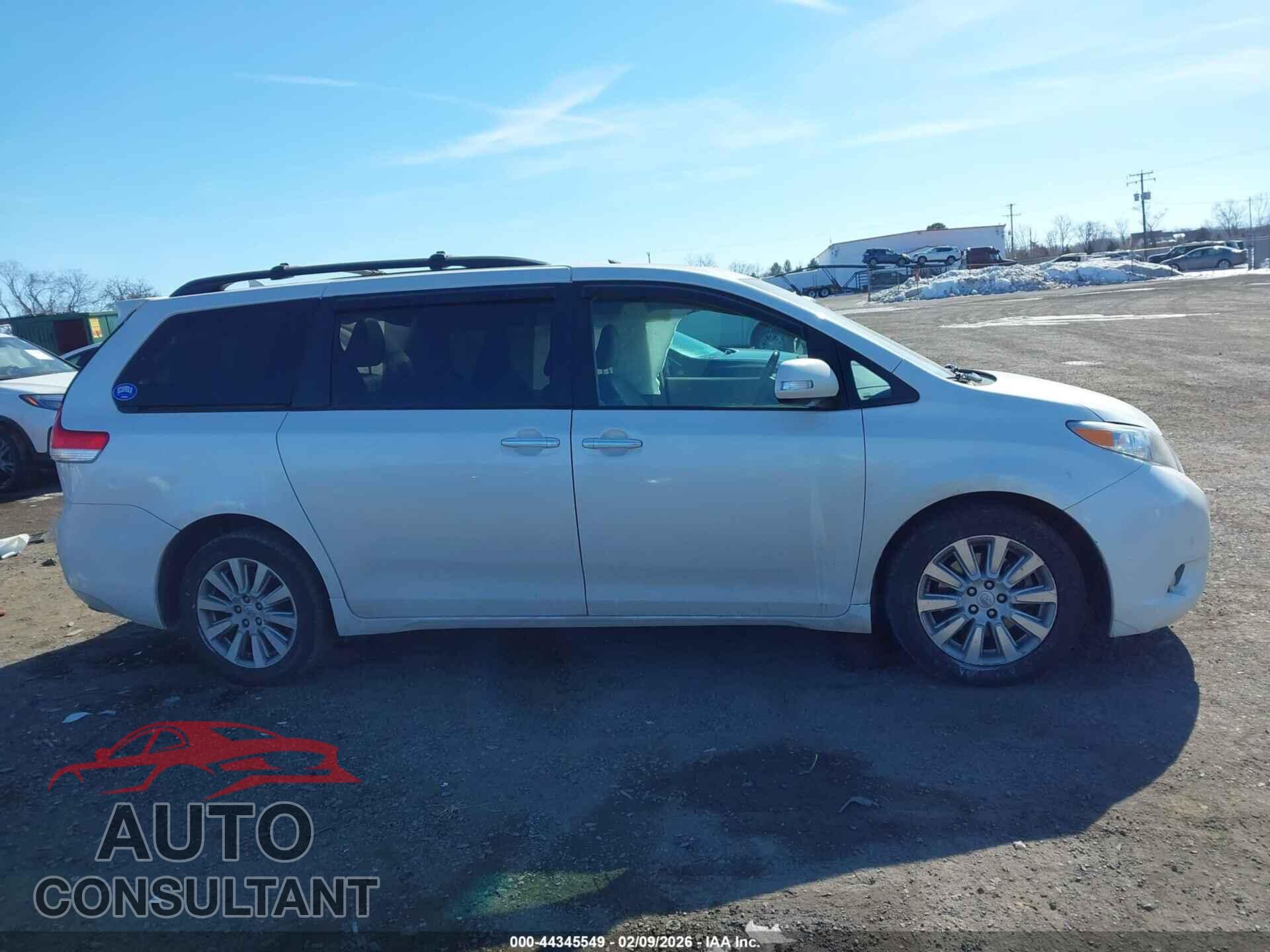 TOYOTA SIENNA 2013 - 5TDYK3DC7DS285477