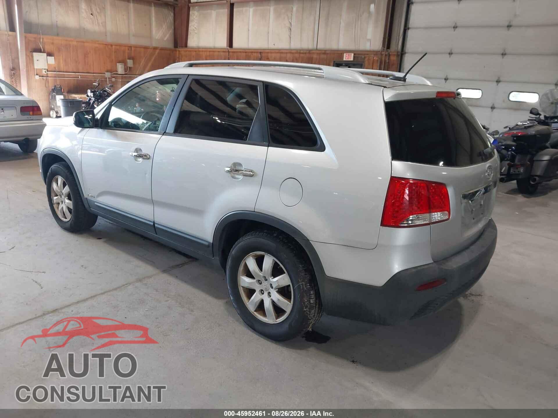 KIA SORENTO 2011 - 5XYKTCA14BG003473