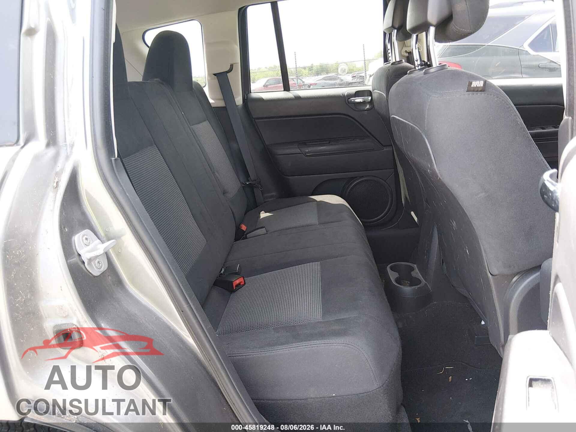 JEEP COMPASS 2011 - 1J4NT1FB2BD246498