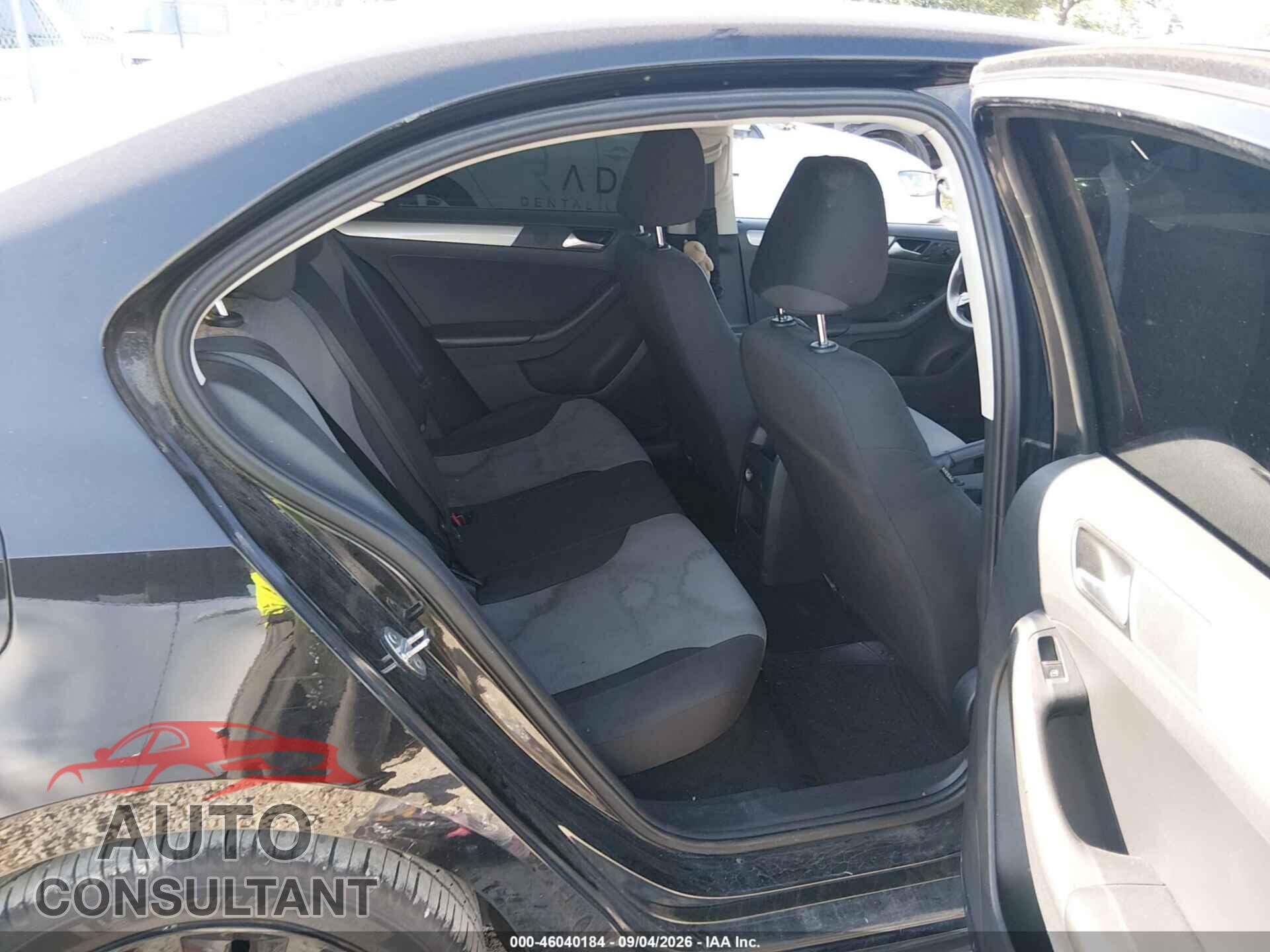 VOLKSWAGEN JETTA 2017 - 3VW2B7AJ9HM356701