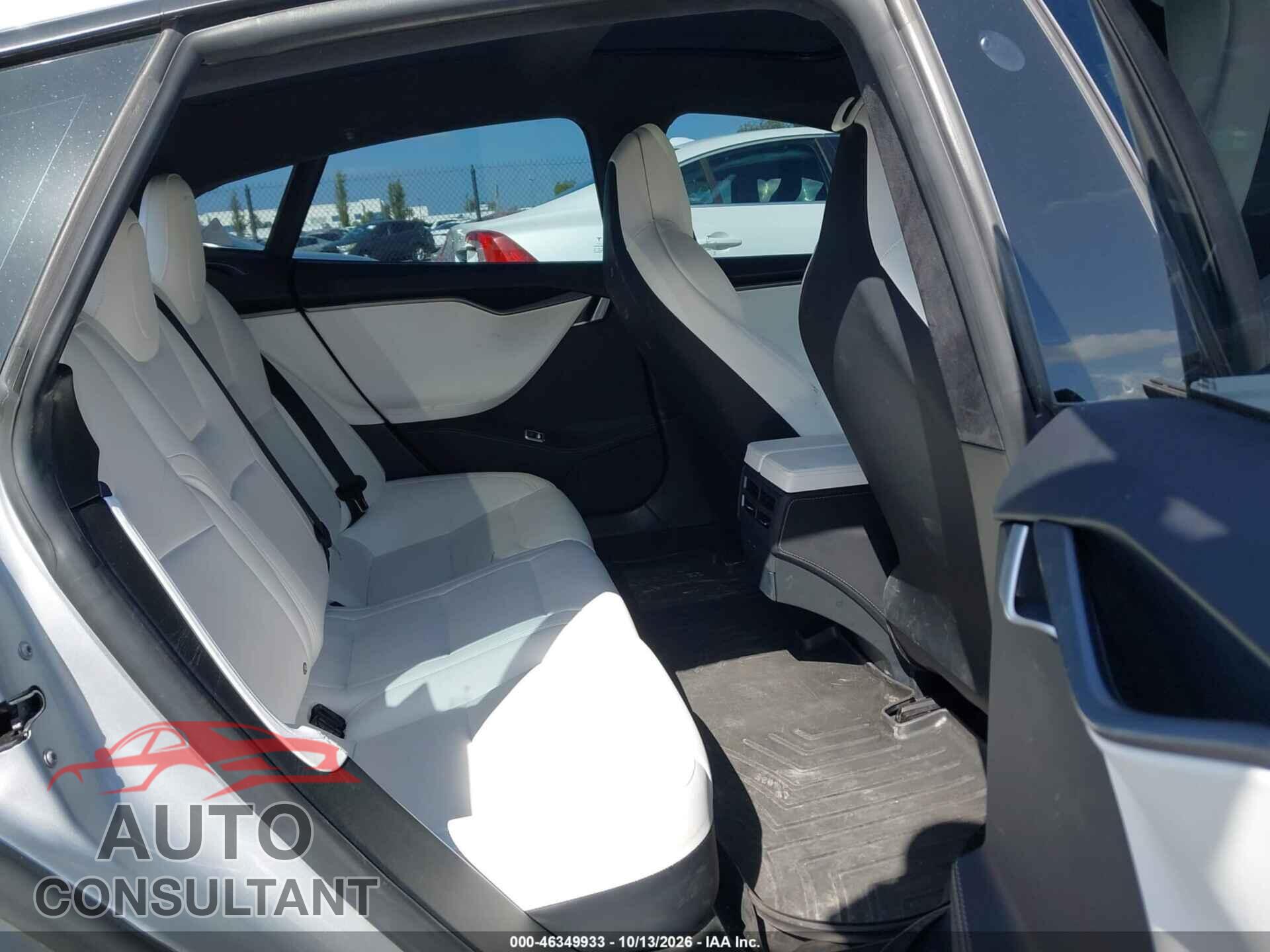 TESLA MODEL S 2019 - 5YJSA1E24KF304099