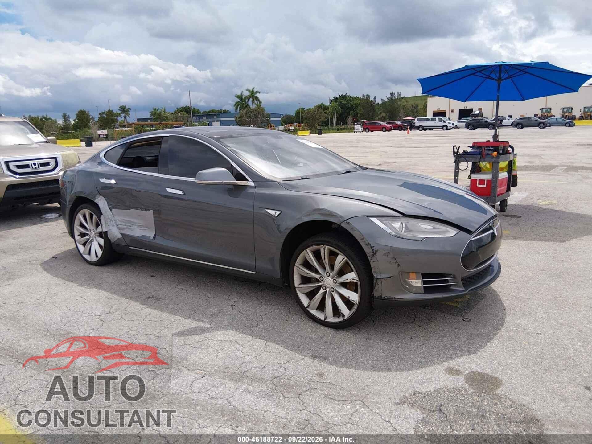 TESLA MODEL S 2013 - 5YJSA1DP2DFP05327