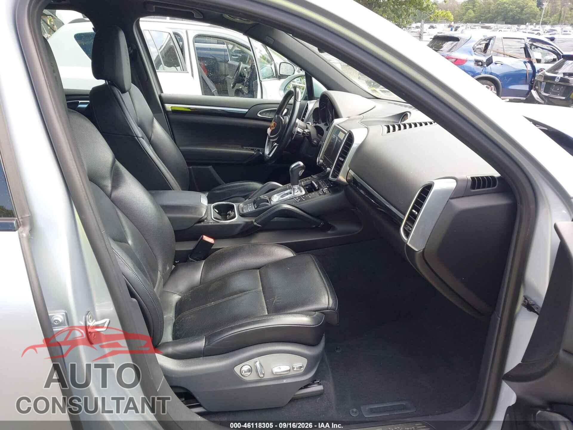 PORSCHE CAYENNE 2017 - WP1AA2A23HKA83760