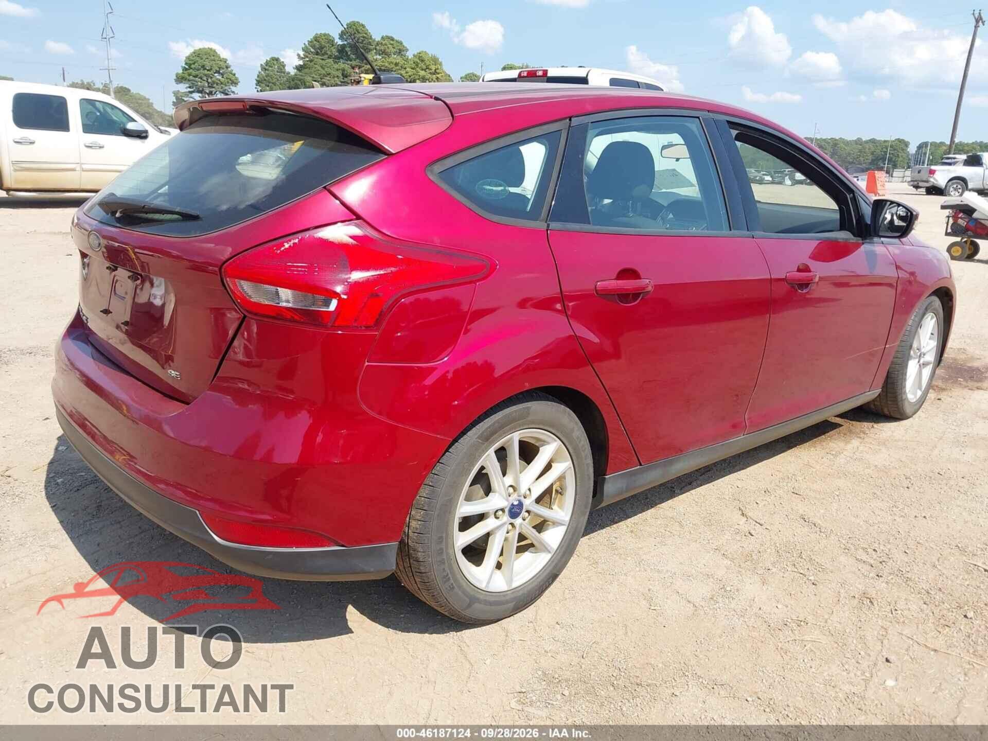 FORD FOCUS 2017 - 1FADP3K26HL210518