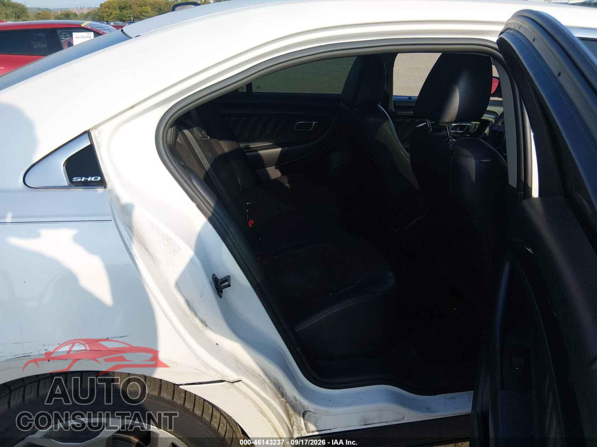 FORD TAURUS 2011 - 1FAHP2KT4BG167091