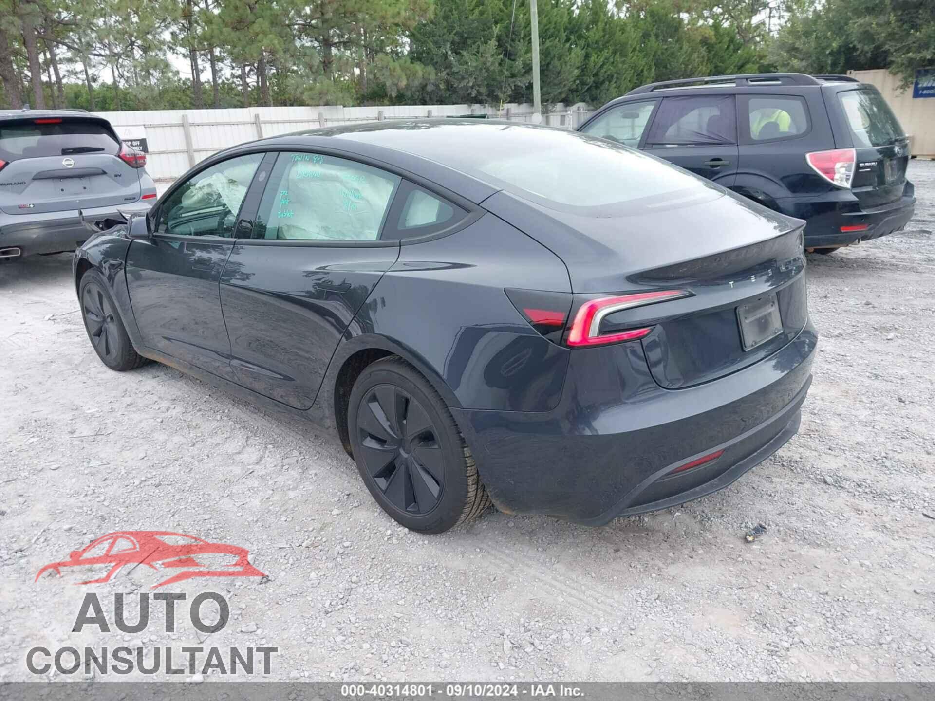 TESLA MODEL 3 2024 - 5YJ3E1EA3RF736452