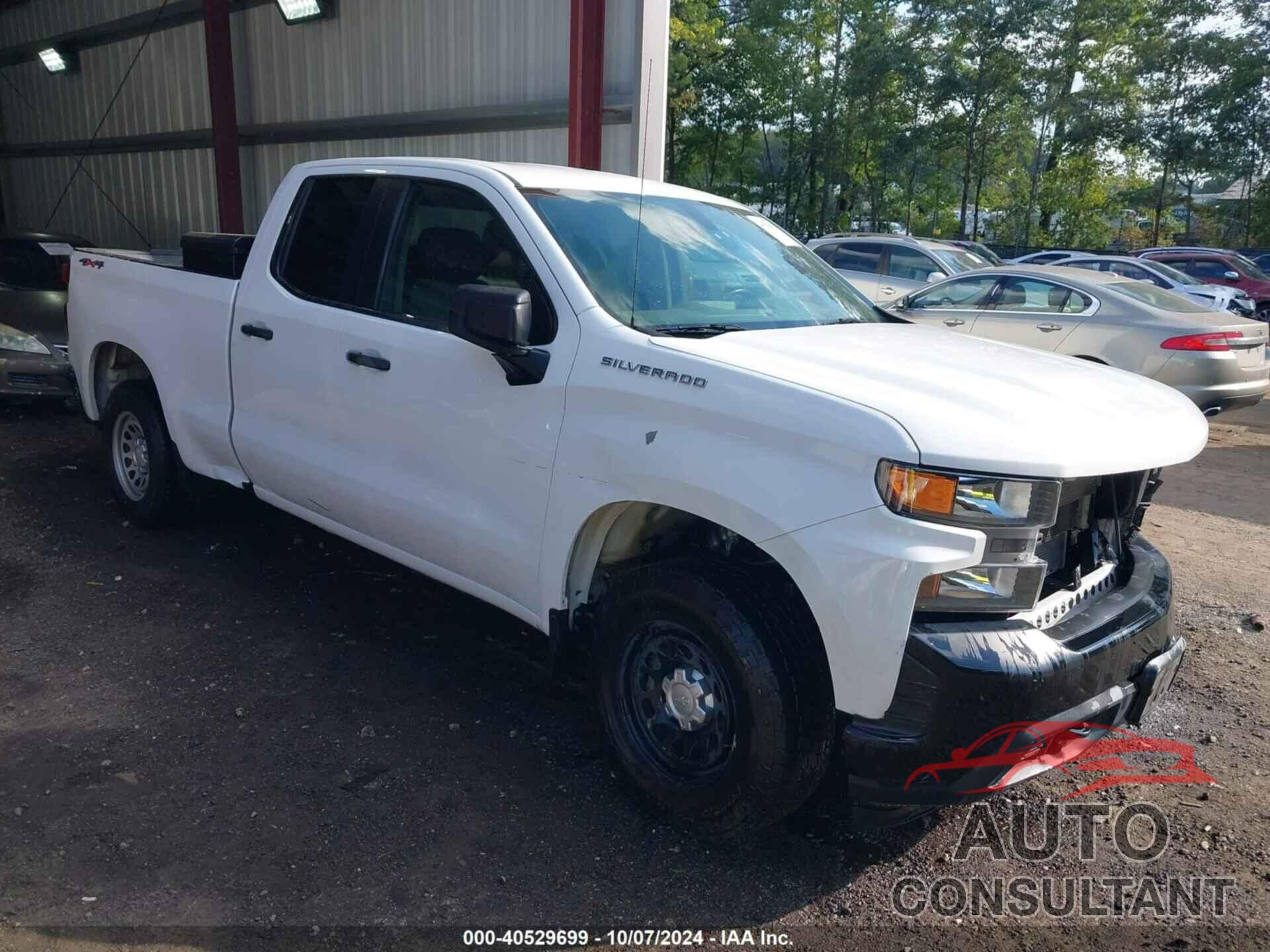 CHEVROLET SILVERADO 1500 2019 - 1GCRYAEF8KZ329515