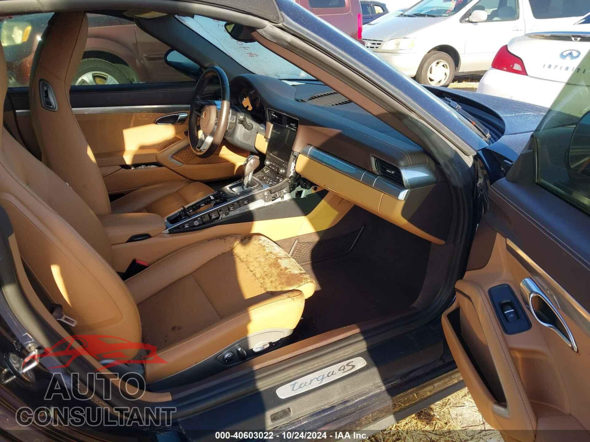 PORSCHE 911 2017 - WP0BB2A93HS136084