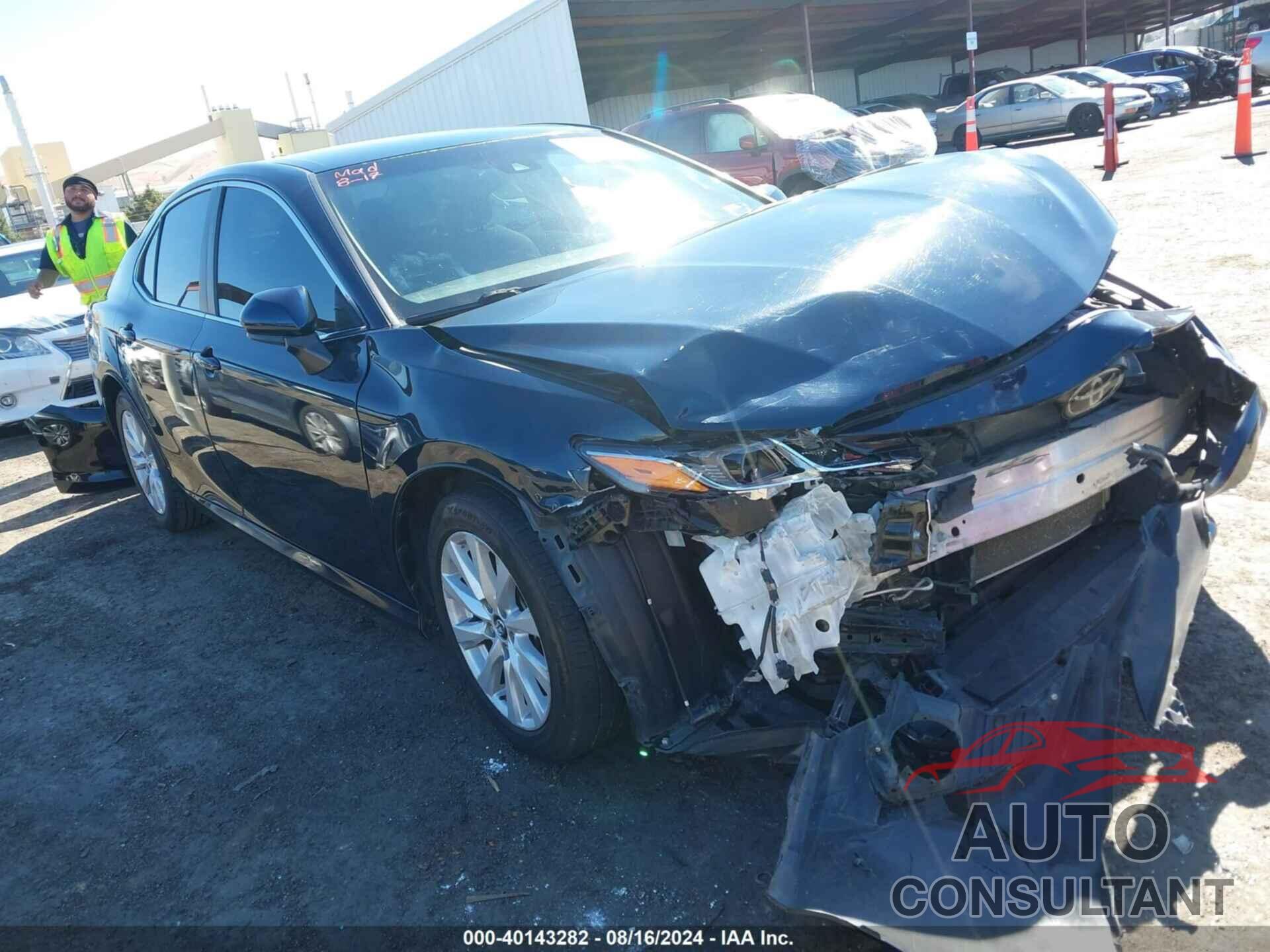 TOYOTA CAMRY 2018 - 4T1B11HK9JU678141