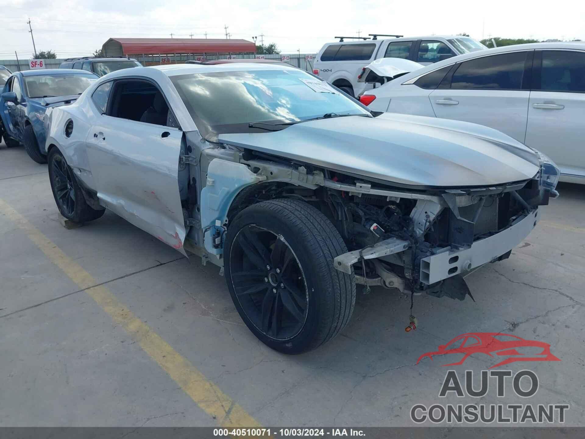 CHEVROLET CAMARO 2018 - 1G1FB1RX3J0157445