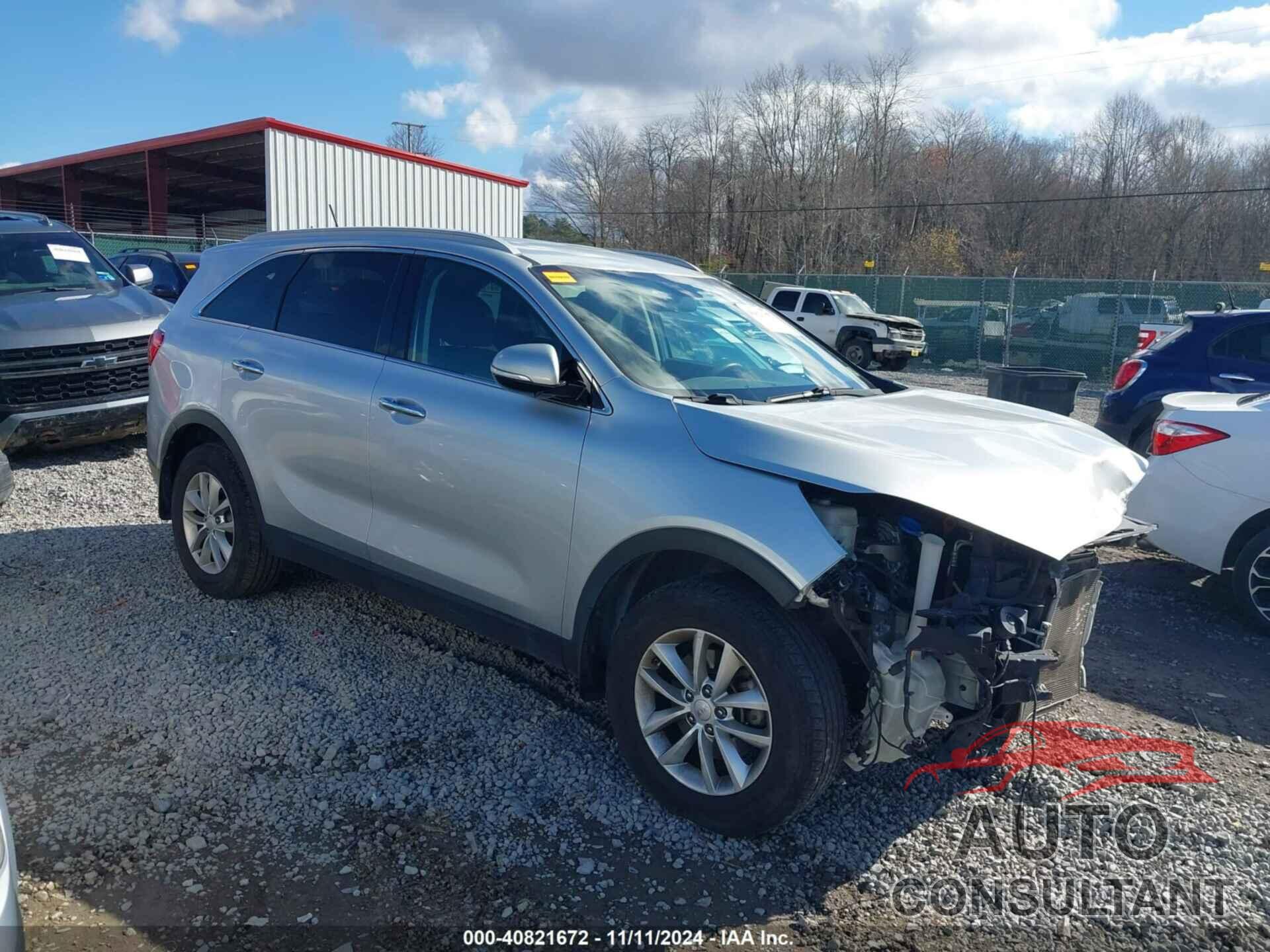 KIA SORENTO 2017 - 5XYPG4A38HG234547