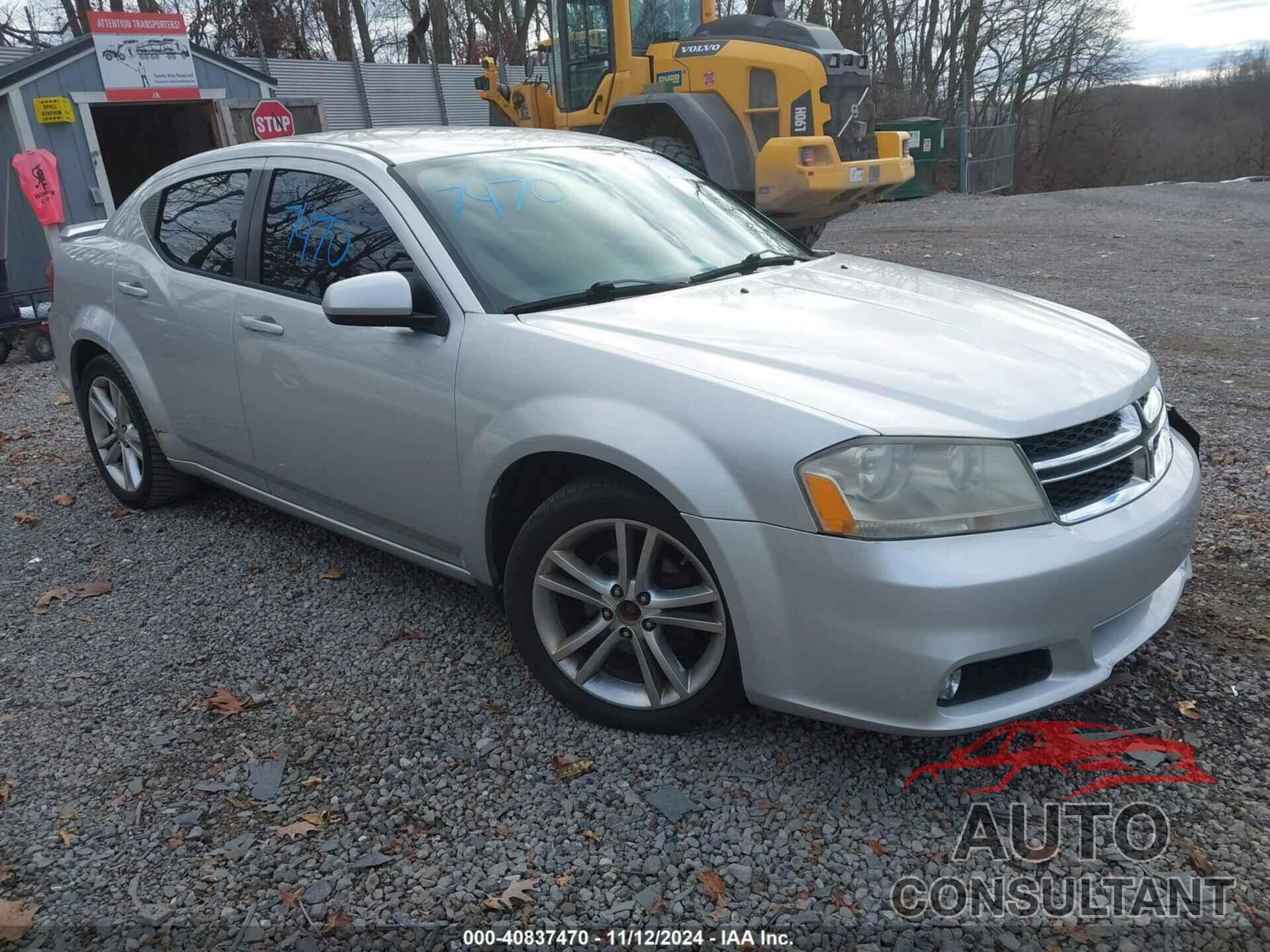 DODGE AVENGER 2011 - 1B3BD1FG2BN586425