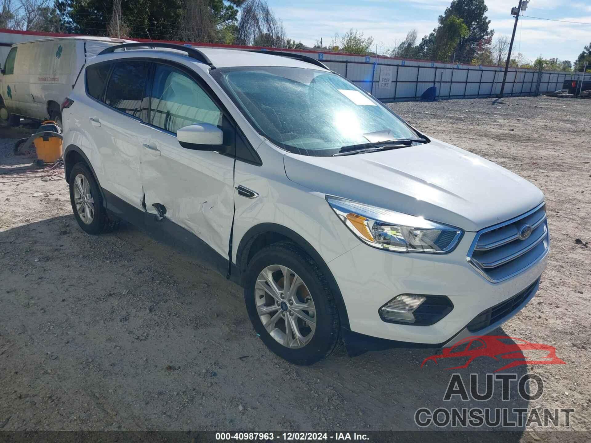 FORD ESCAPE 2018 - 1FMCU0GD5JUD54886