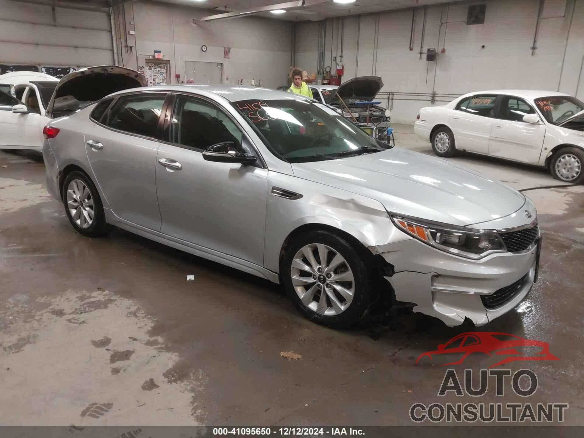 KIA OPTIMA 2017 - 5XXGT4L32HG161396