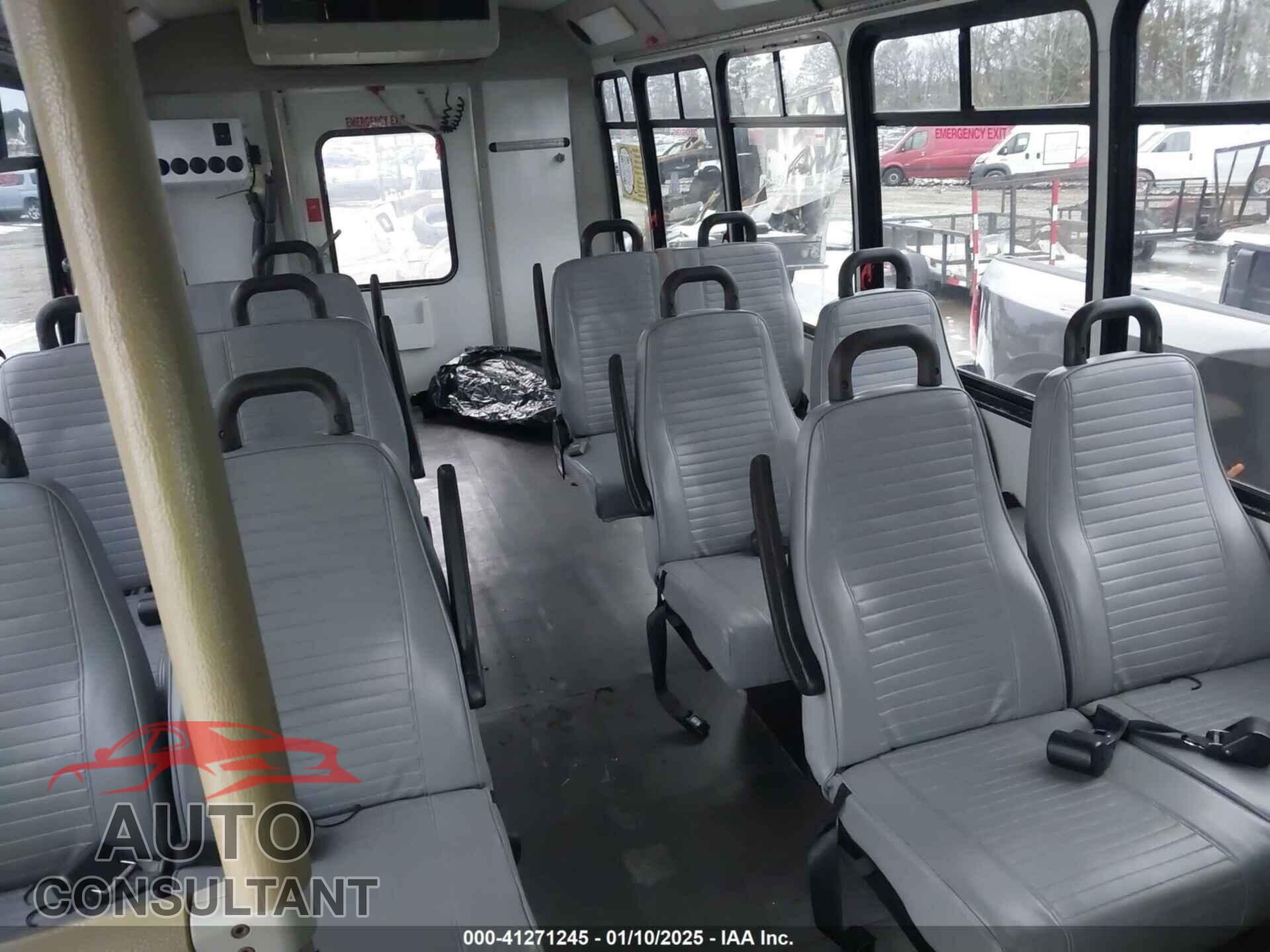 FORD E-450 CUTAWAY 2011 - 1FDFE4FS1BDA04965