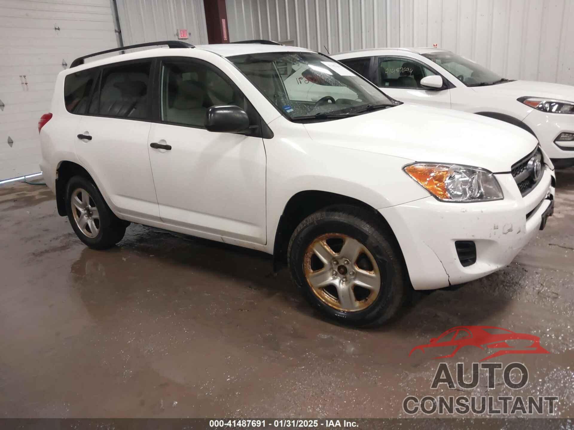 TOYOTA RAV4 2010 - JTMBF4DV4AD022937