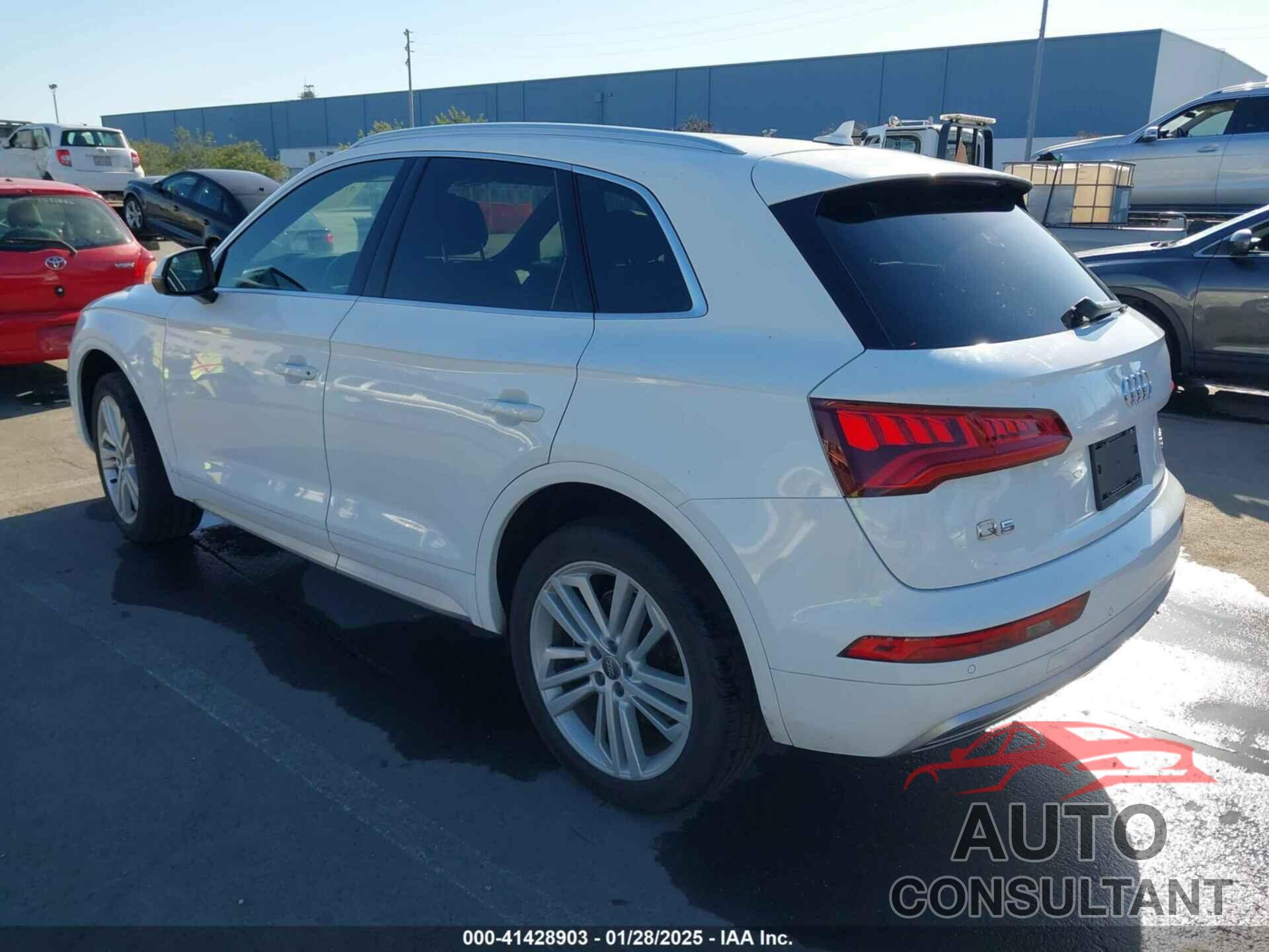 AUDI Q5 2018 - WA1BNAFY9J2196193