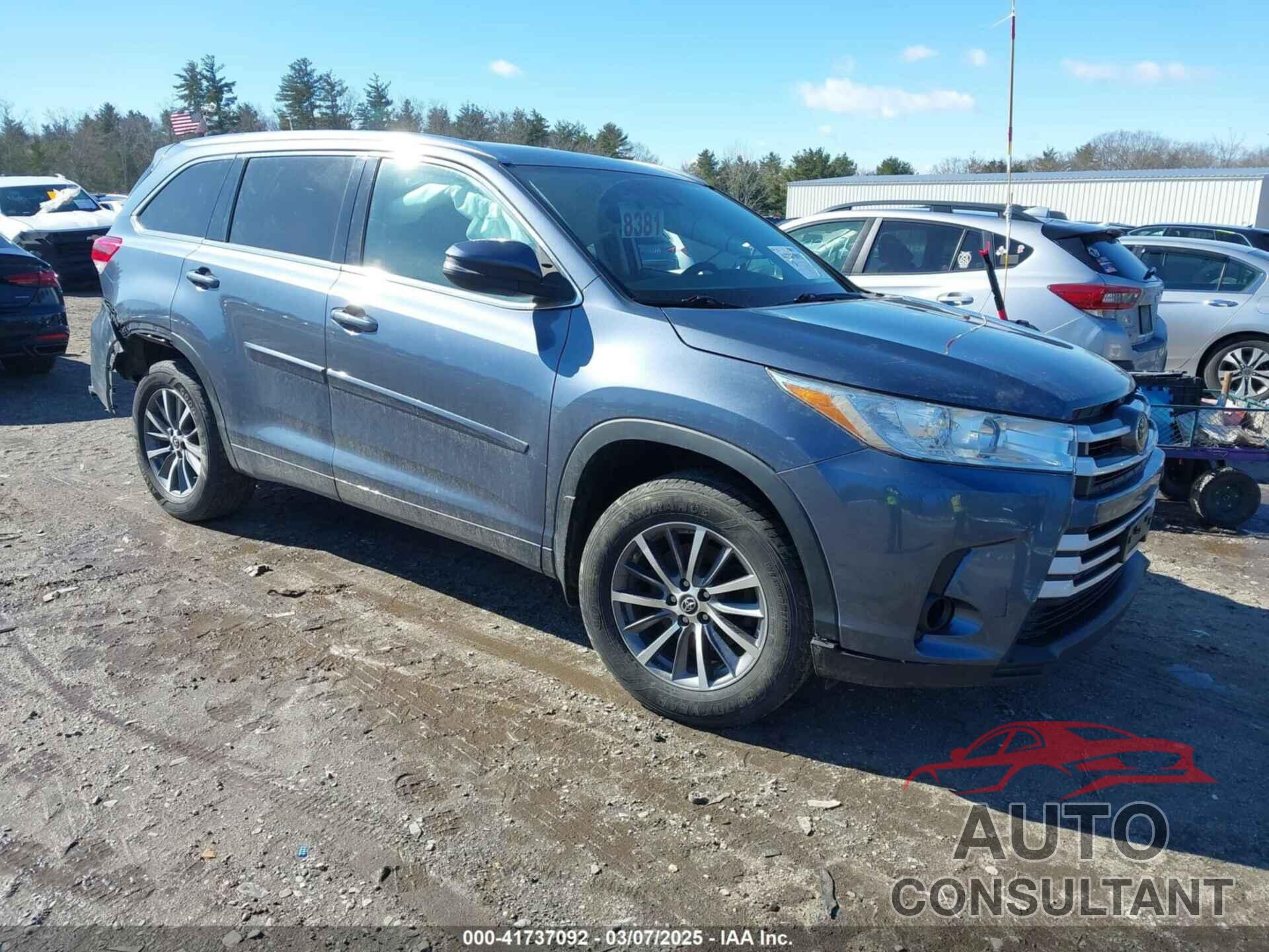 TOYOTA HIGHLANDER 2018 - 5TDJZRFH9JS885521