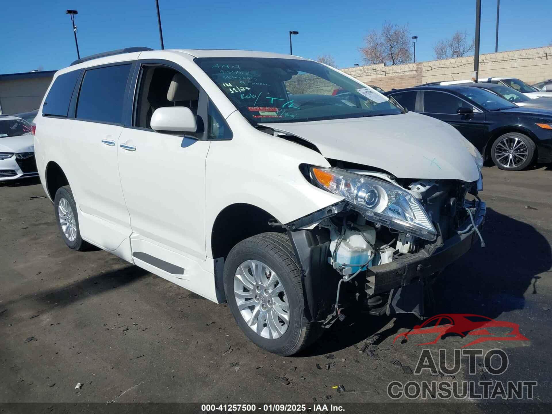 TOYOTA SIENNA 2019 - 5TDYZ3DC9KS997594