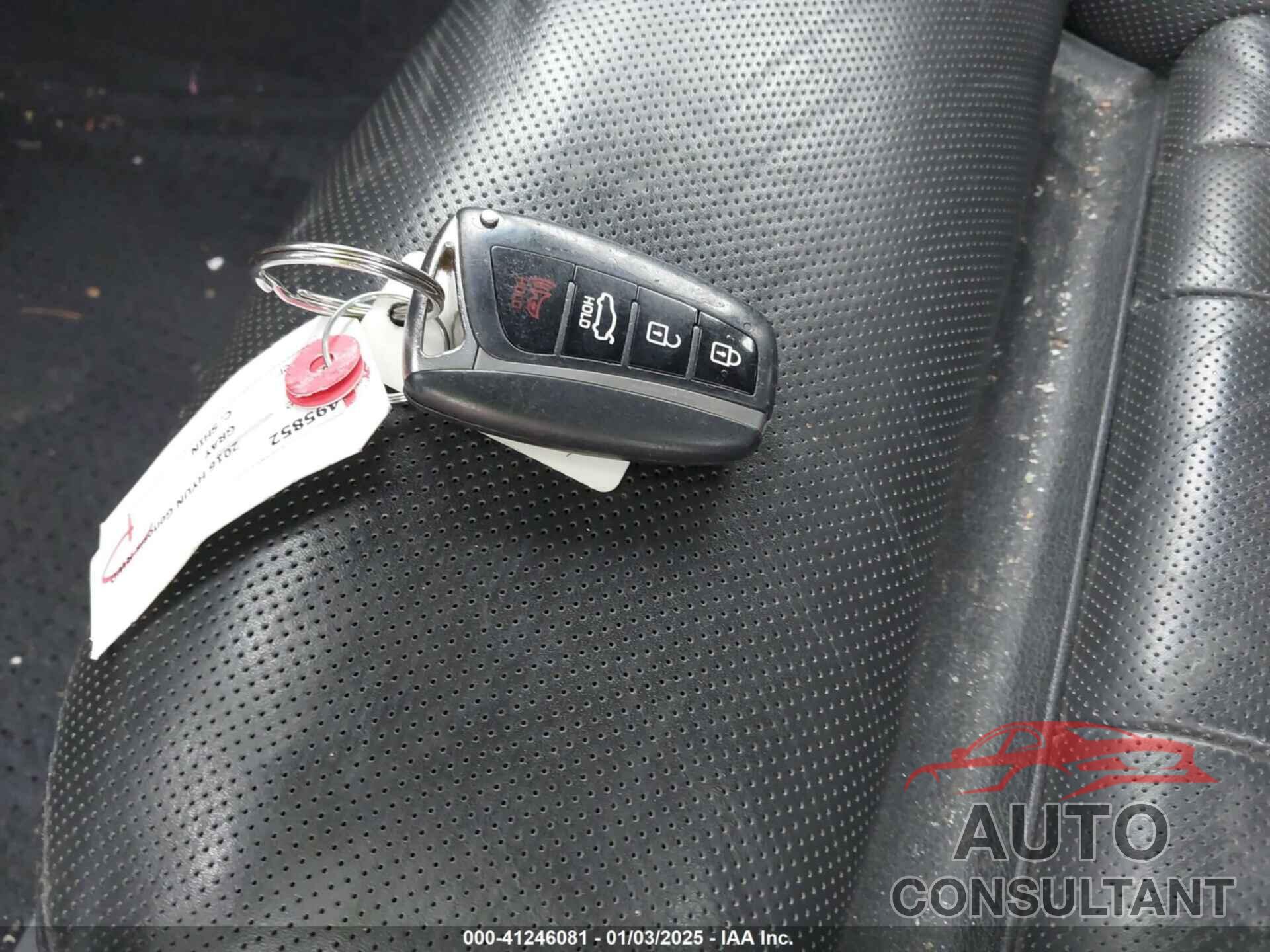 HYUNDAI GENESIS 2016 - KMHGN4JE3GU111125