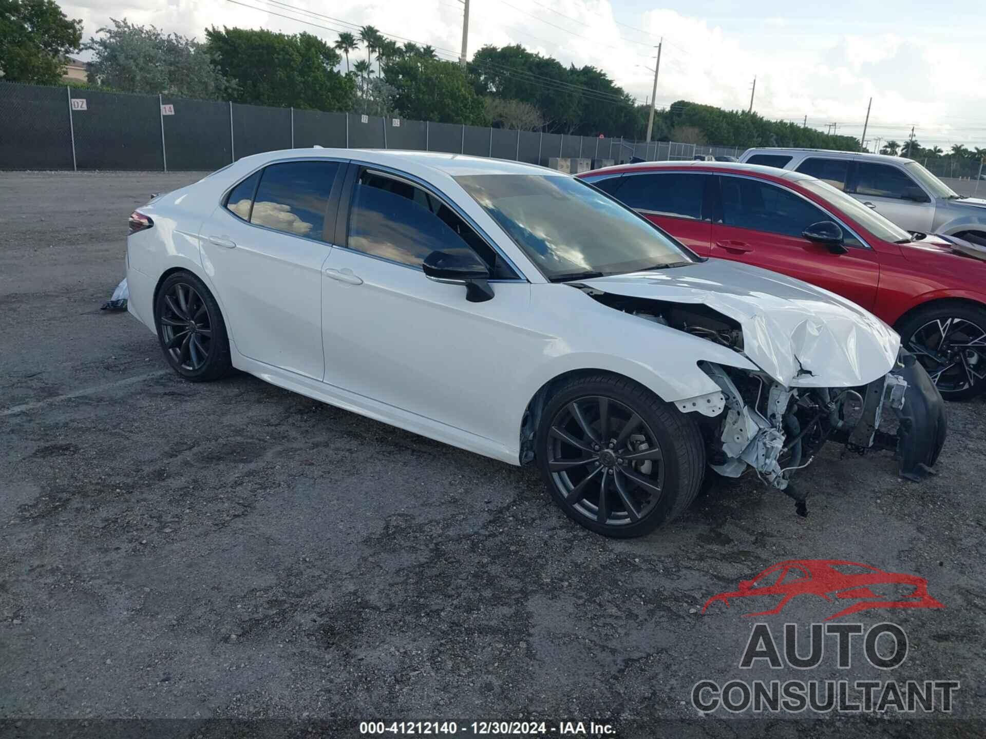 TOYOTA CAMRY 2022 - 4T1G11AK1NU675241