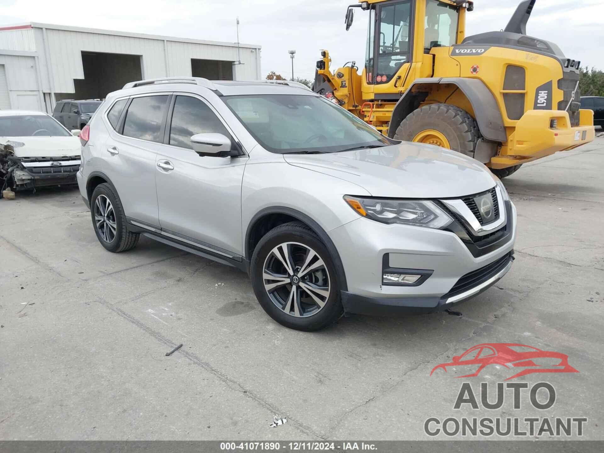 NISSAN ROGUE 2017 - 5N1AT2MT8HC864392