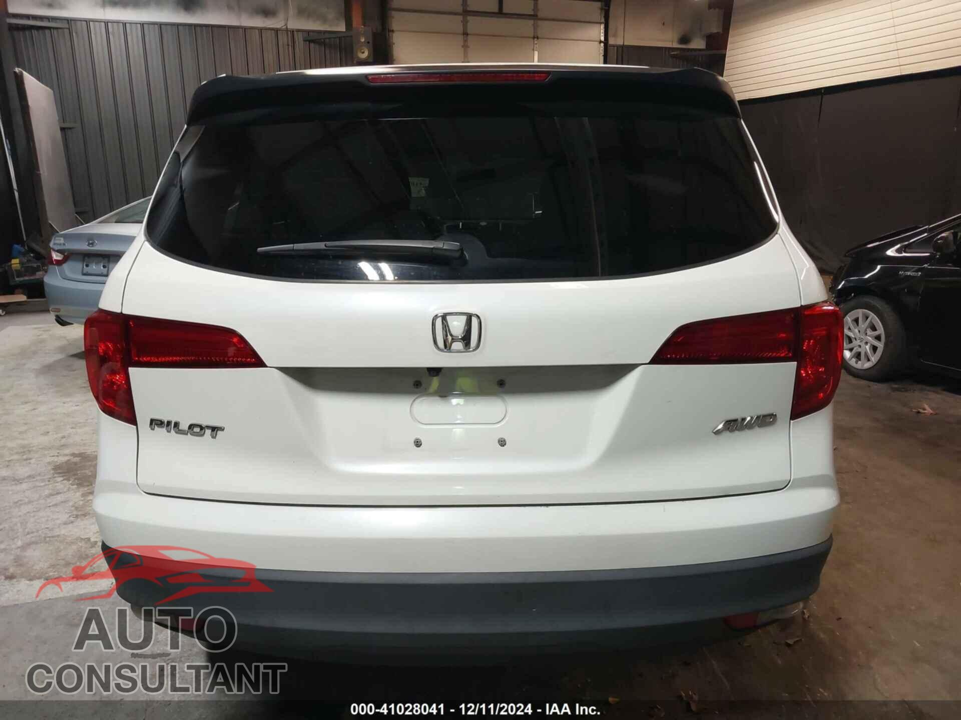 HONDA PILOT 2018 - 5FNYF6H13JB066479
