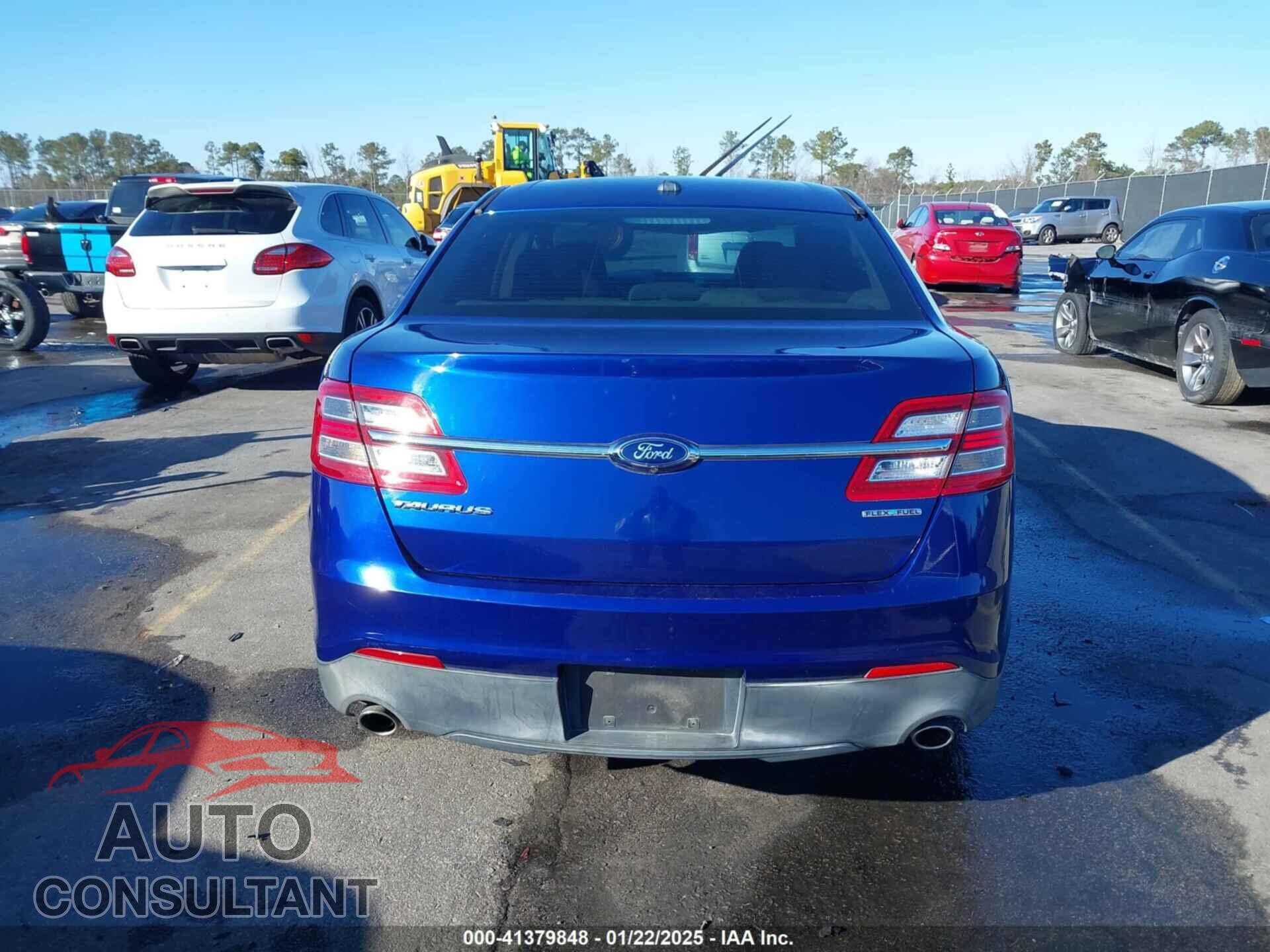 FORD TAURUS 2015 - 1FAHP2D82FG131835