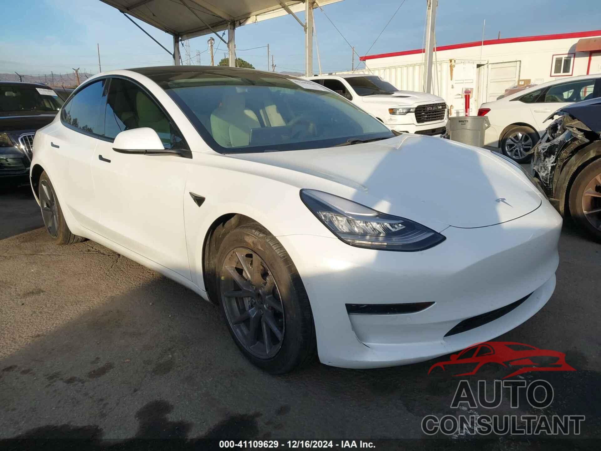 TESLA MODEL 3 2021 - 5YJ3E1EA5MF858898