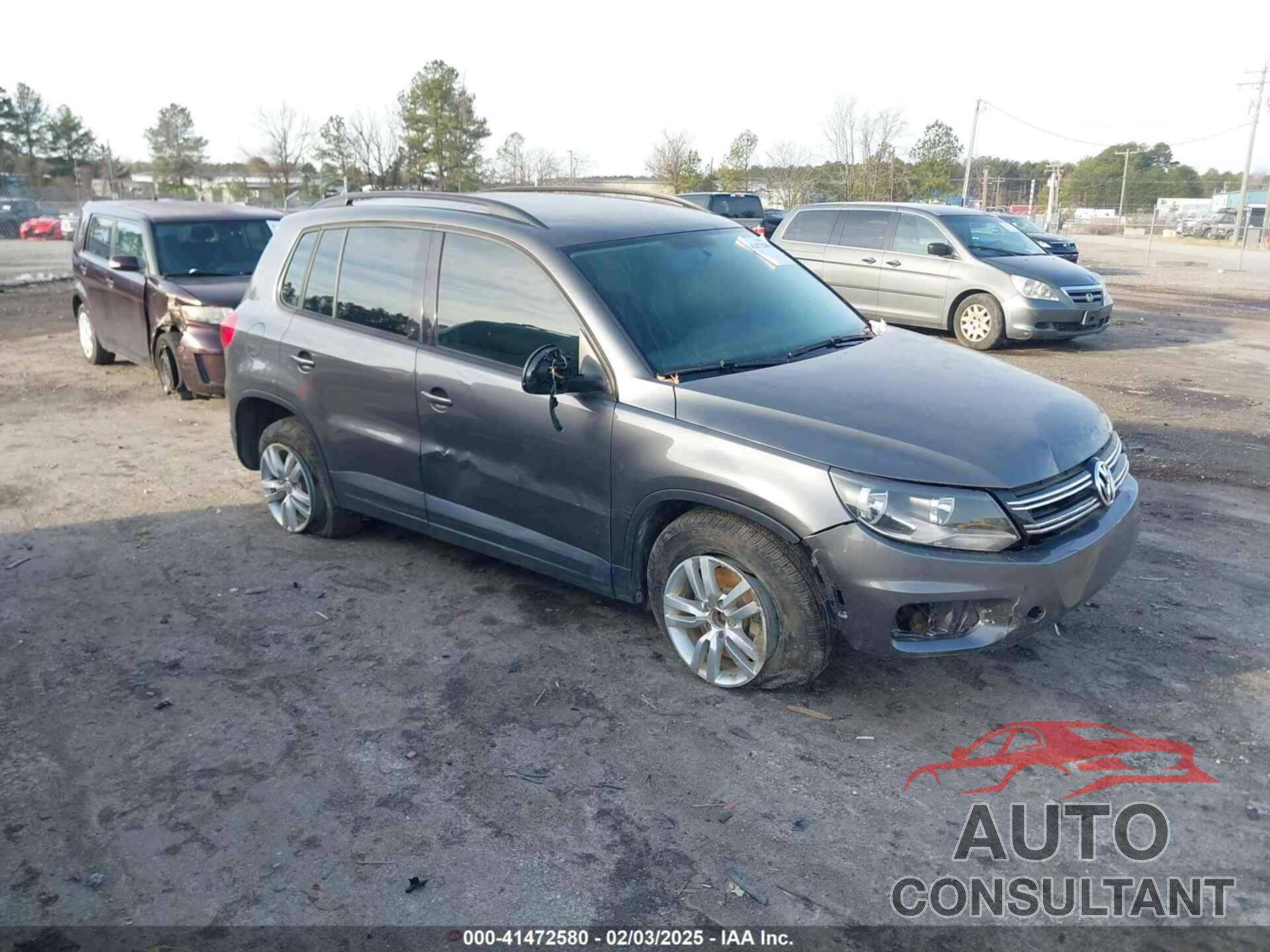 VOLKSWAGEN TIGUAN 2015 - WVGBV7AX5FW576537