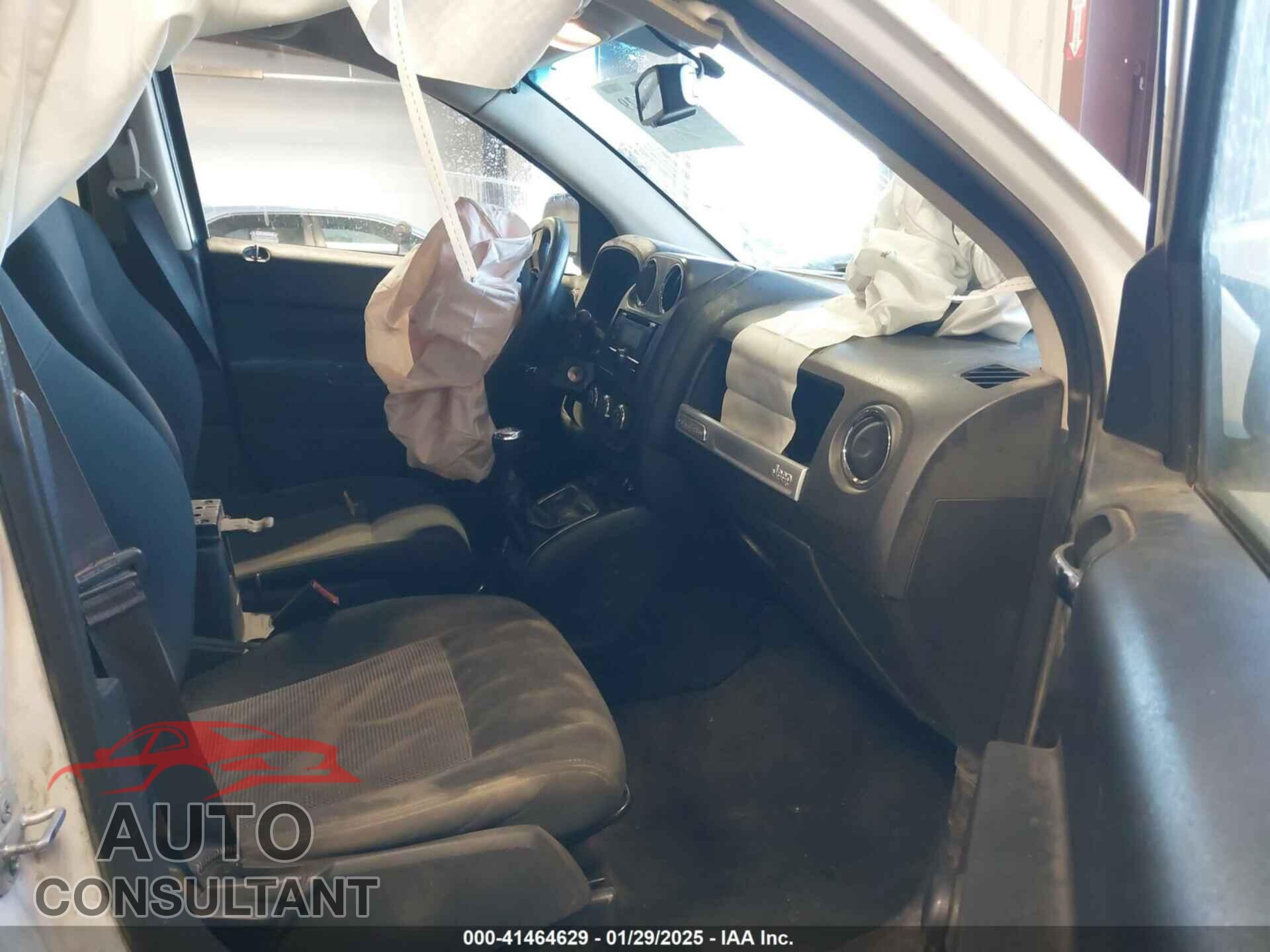 JEEP COMPASS 2015 - 1C4NJCBAXFD152637