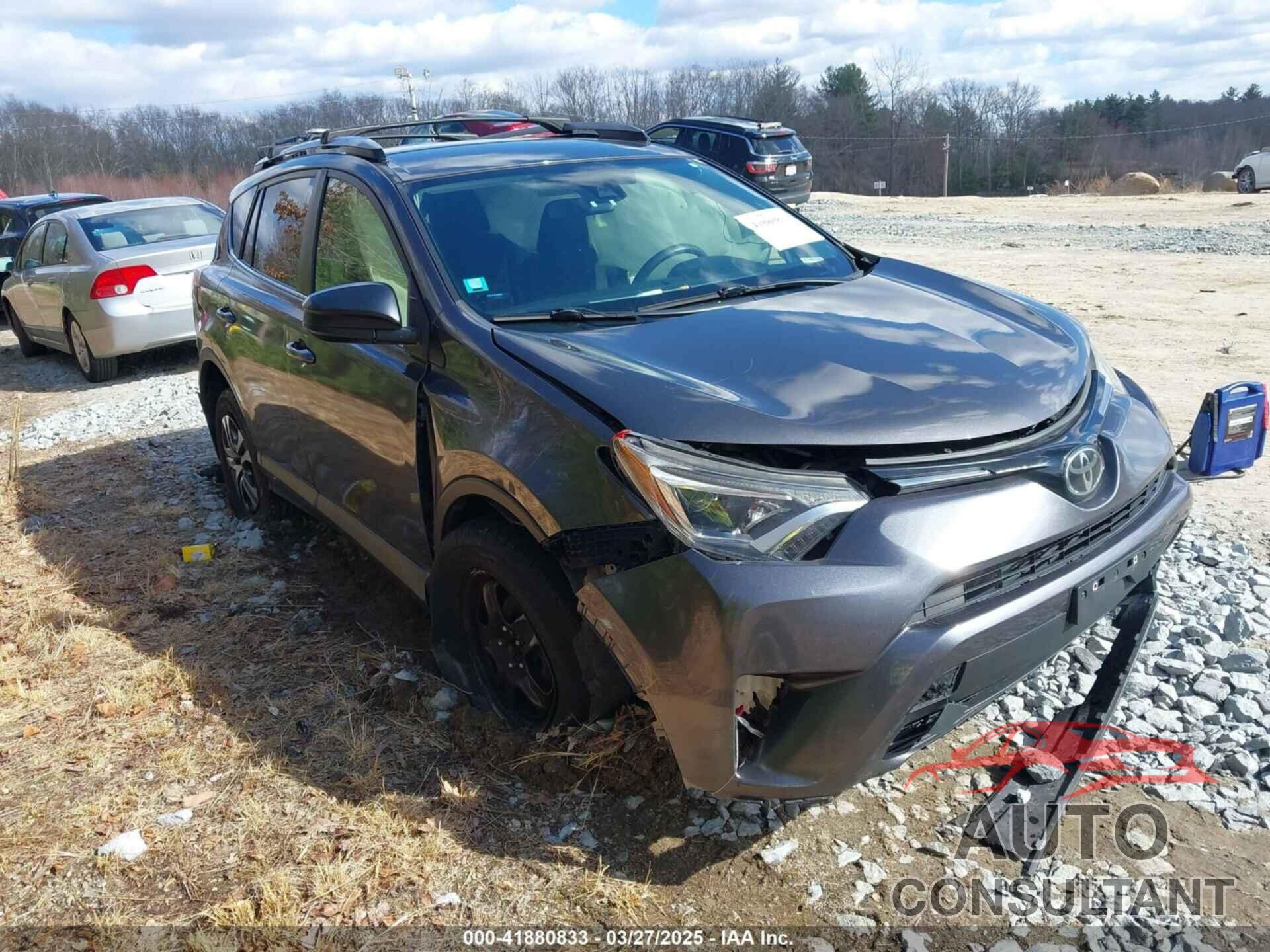 TOYOTA RAV4 2017 - JTMBFREV0HJ116420