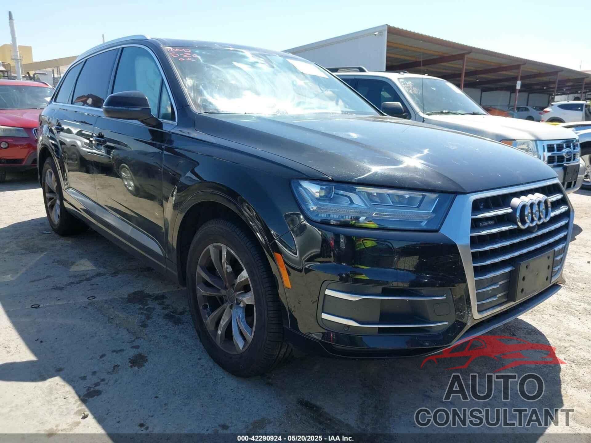 AUDI Q7 2019 - WA1LHAF70KD018858