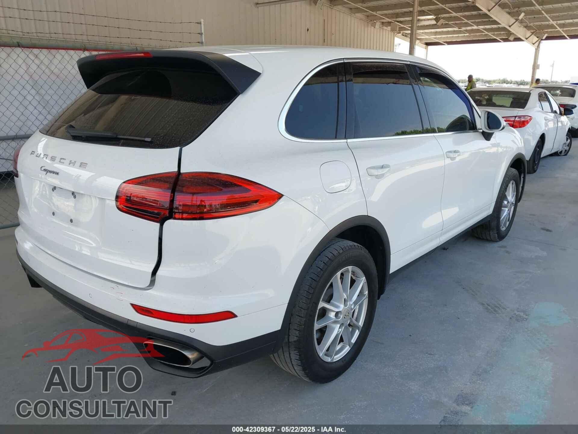 PORSCHE CAYENNE 2016 - WP1AA2A29GKA10570