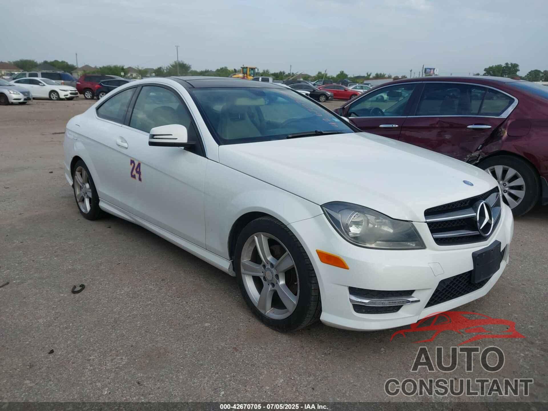 MERCEDES-BENZ C 250 2015 - WDDGJ4HB9FG370183