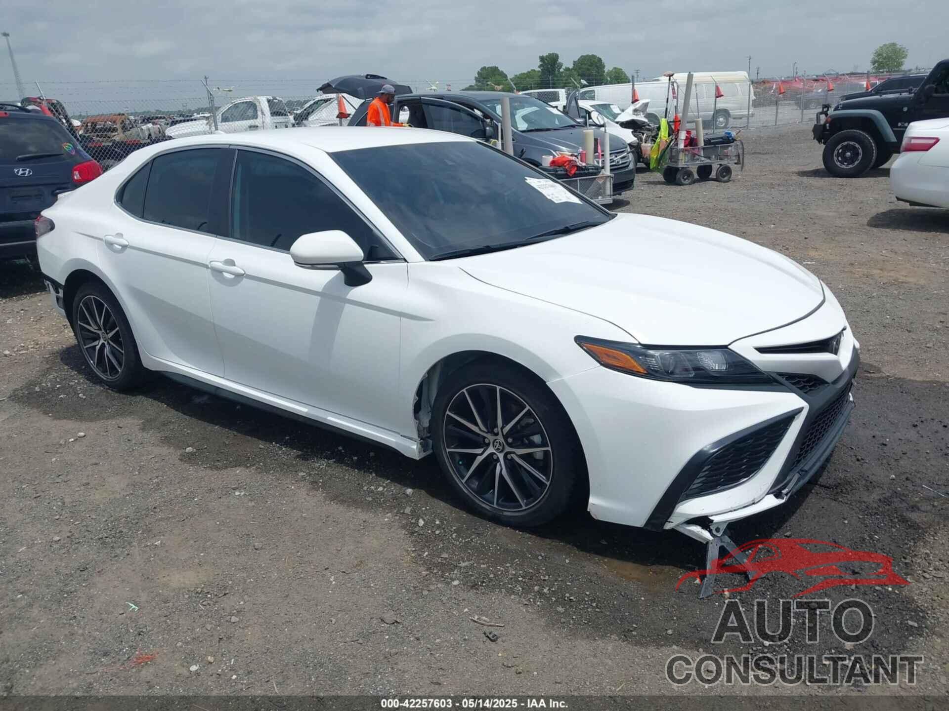 TOYOTA CAMRY 2021 - 4T1T11AK5MU549249