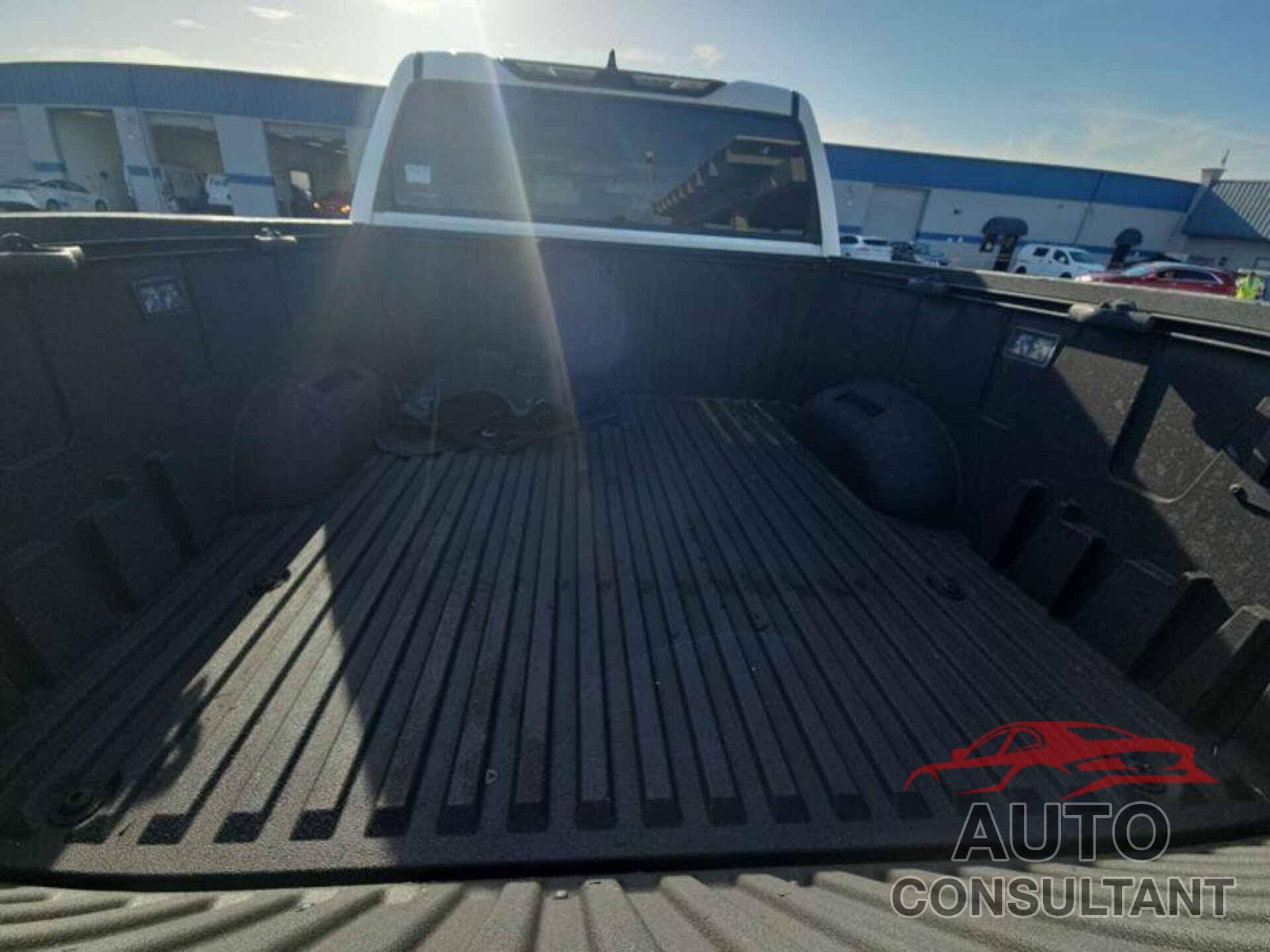 TOYOTA TUNDRA 2022 - 5TFLA5DB8NX051733
