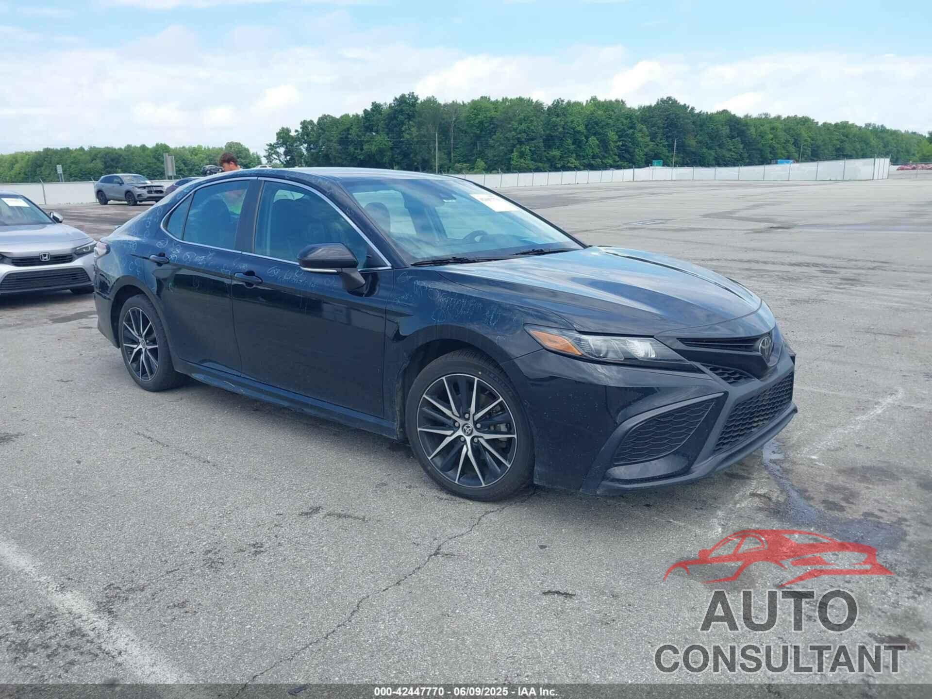 TOYOTA CAMRY 2022 - 4T1G11AK7NU039018