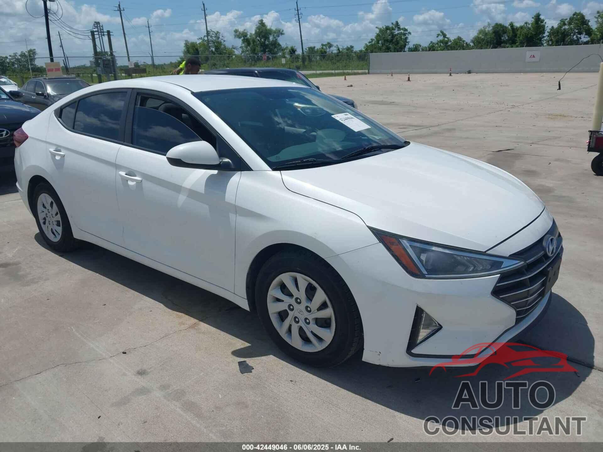 HYUNDAI ELANTRA 2019 - 5NPD74LF2KH465129