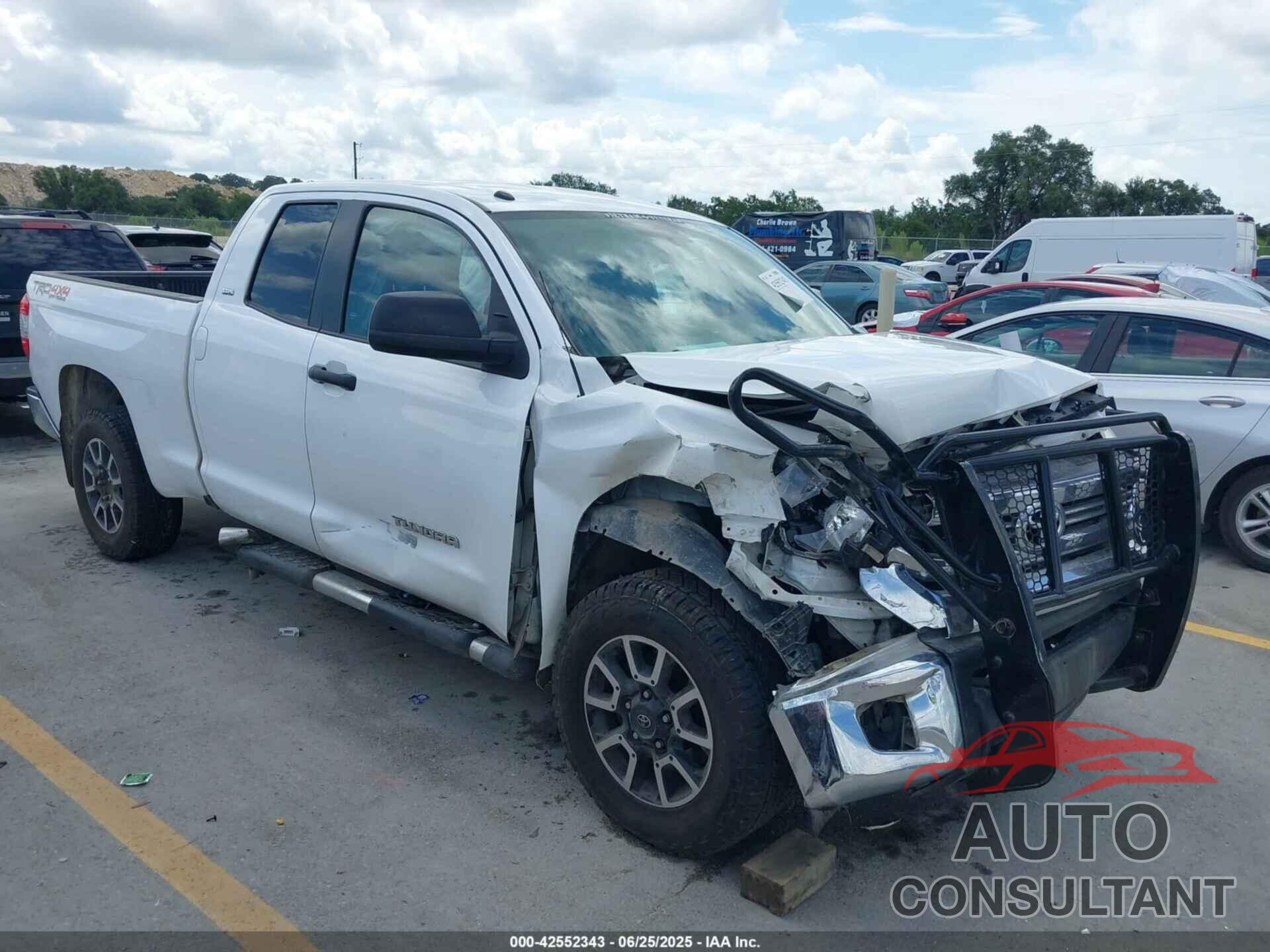 TOYOTA TUNDRA 2016 - 5TFUM5F18GX065067