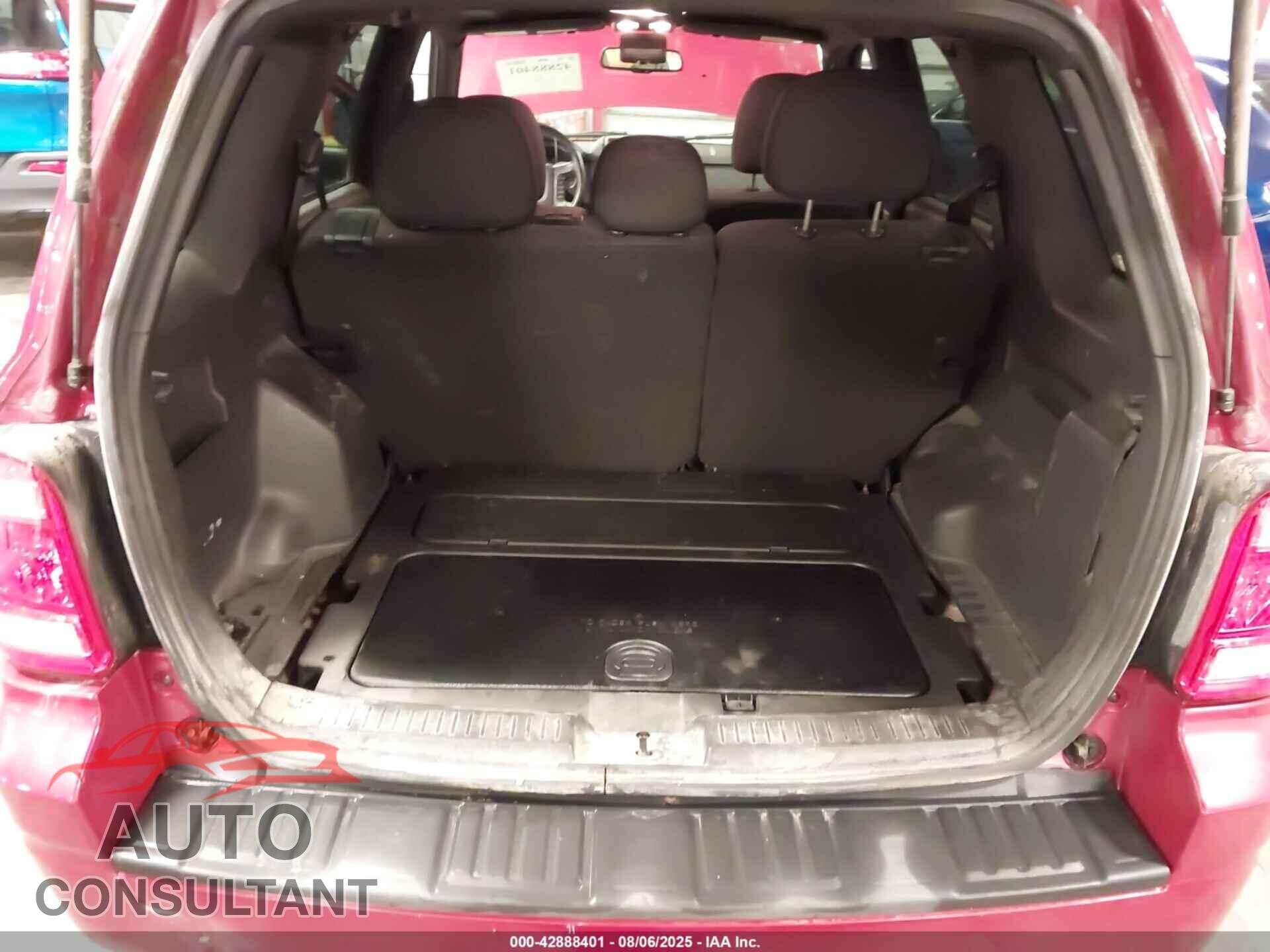 FORD ESCAPE 2011 - 1FMCU9DG5BKB20537
